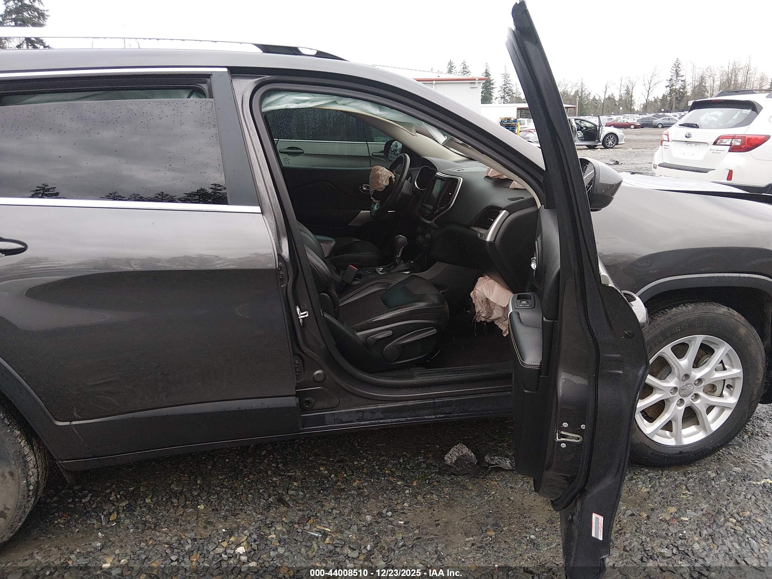 JEEP CHEROKEE image 5