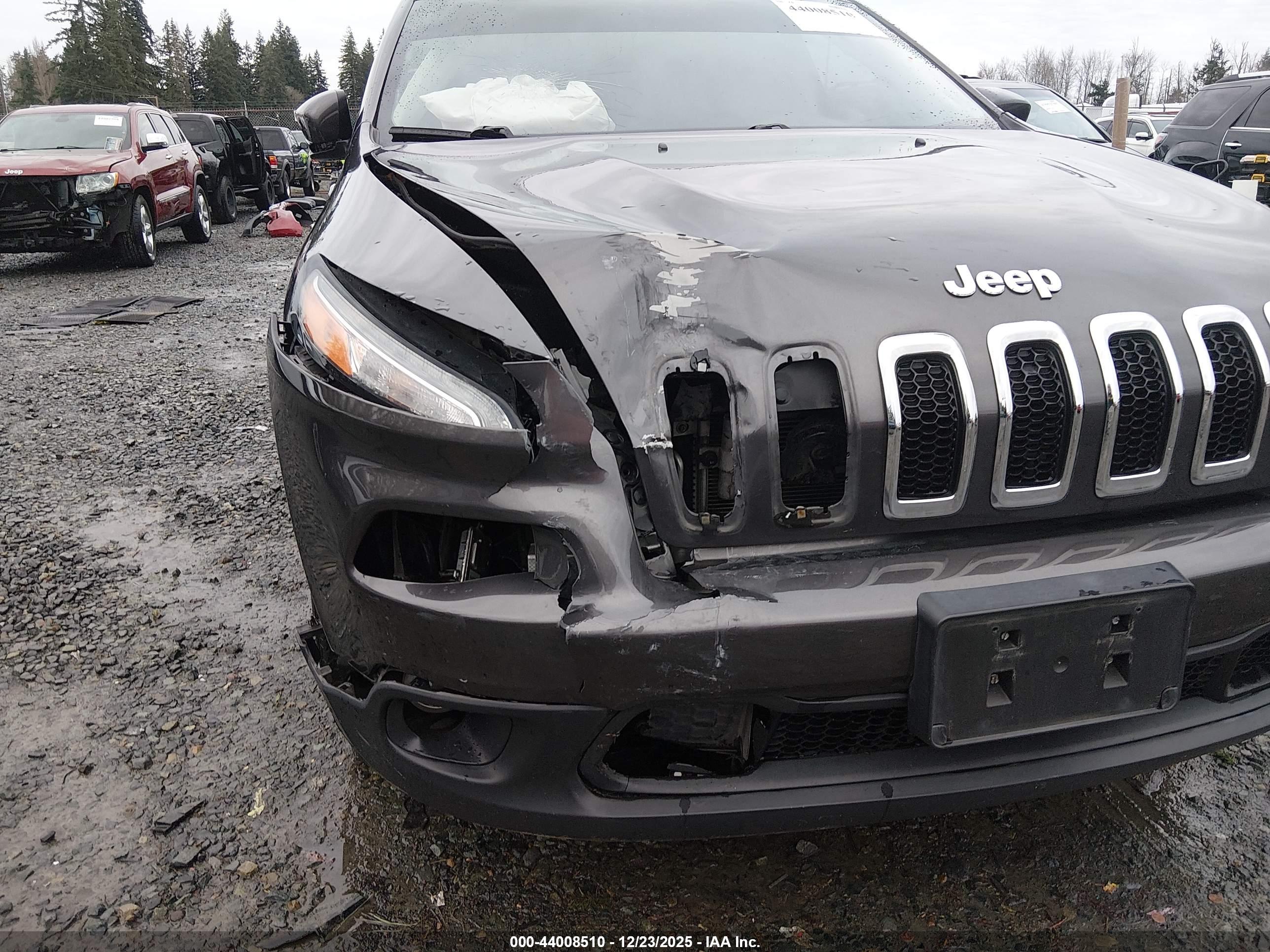JEEP CHEROKEE image 6