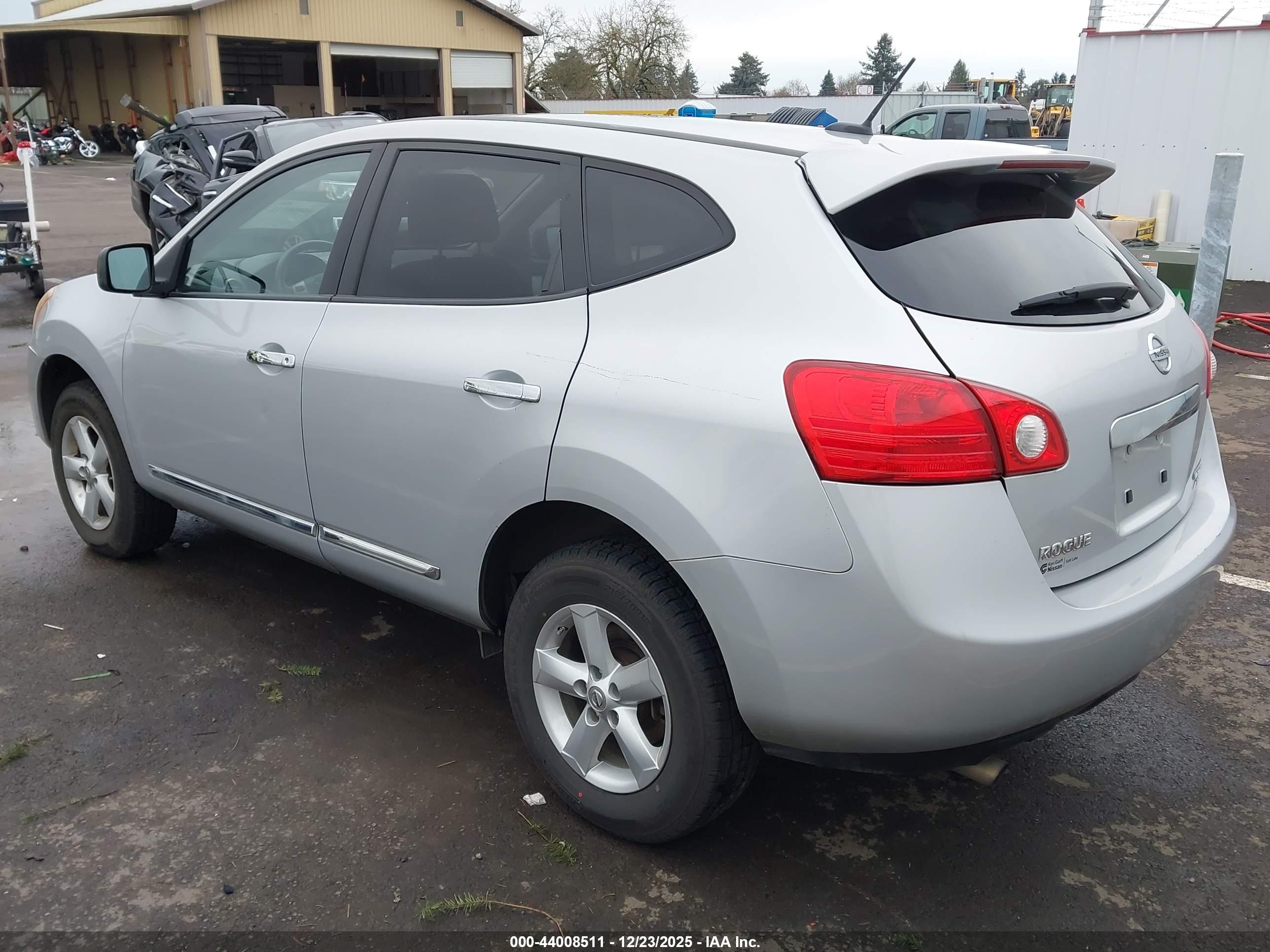 NISSAN ROGUE image 3