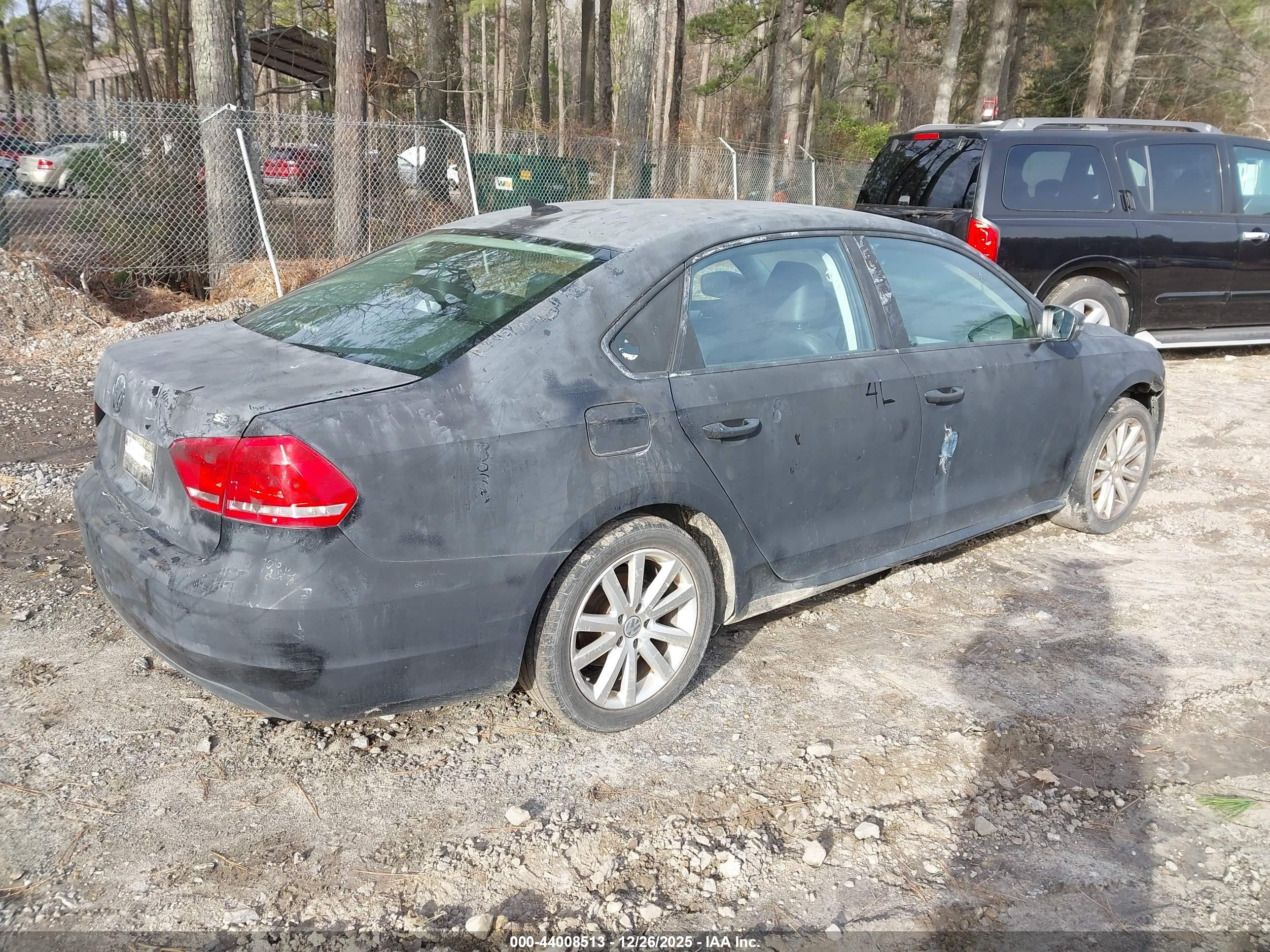 VOLKSWAGEN PASSAT image 4