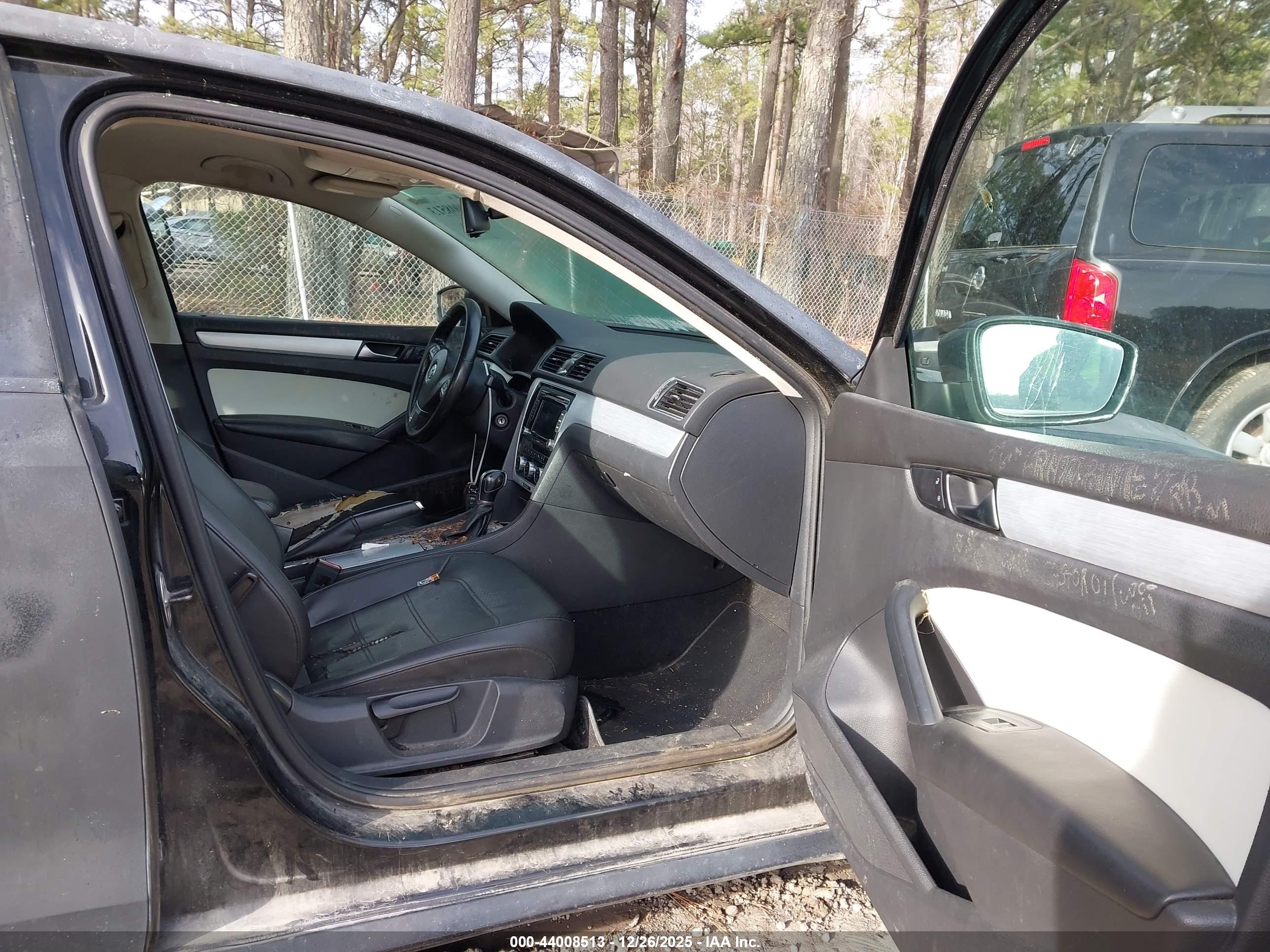 VOLKSWAGEN PASSAT image 5