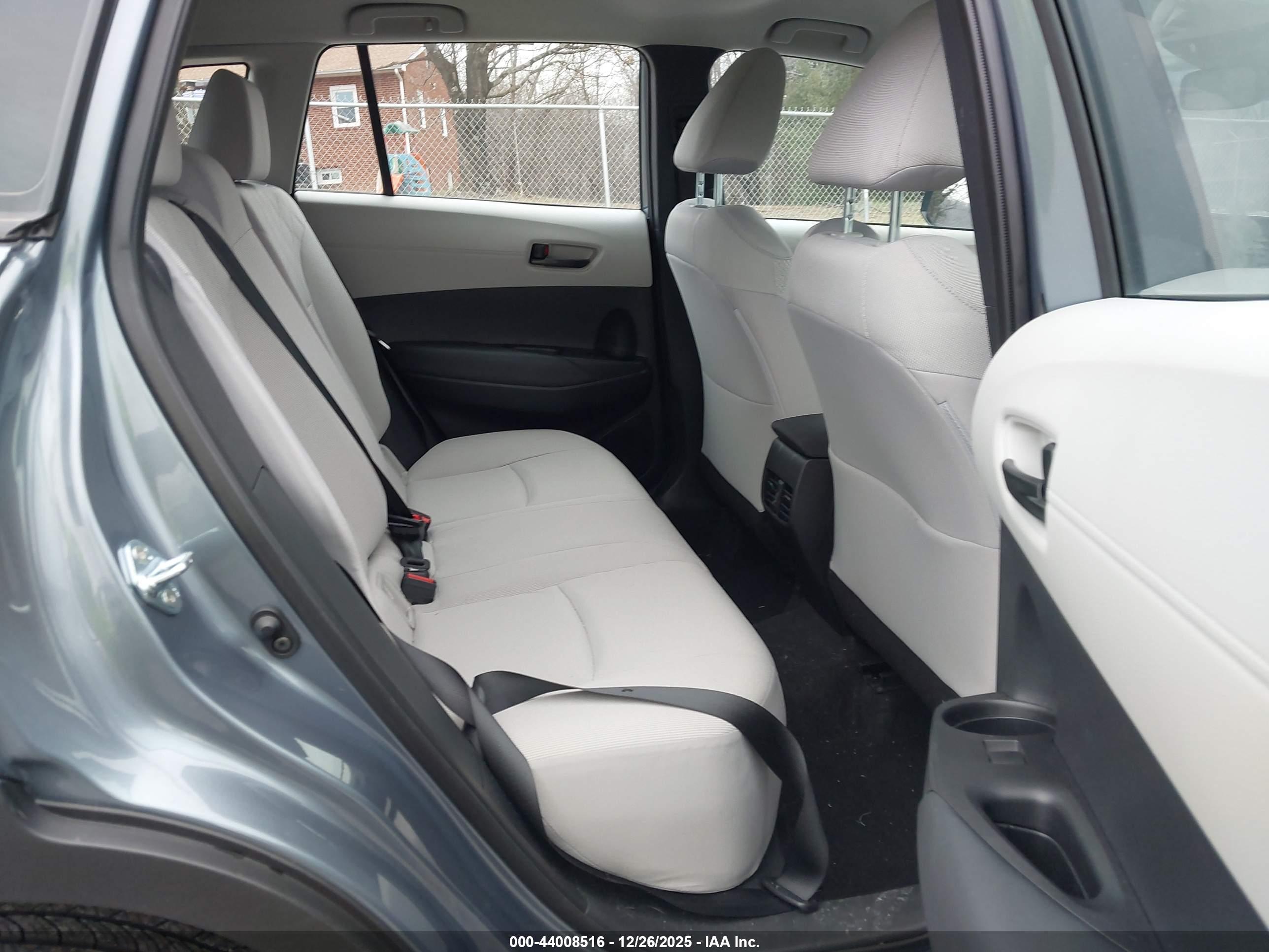 TOYOTA COROLLA image 8