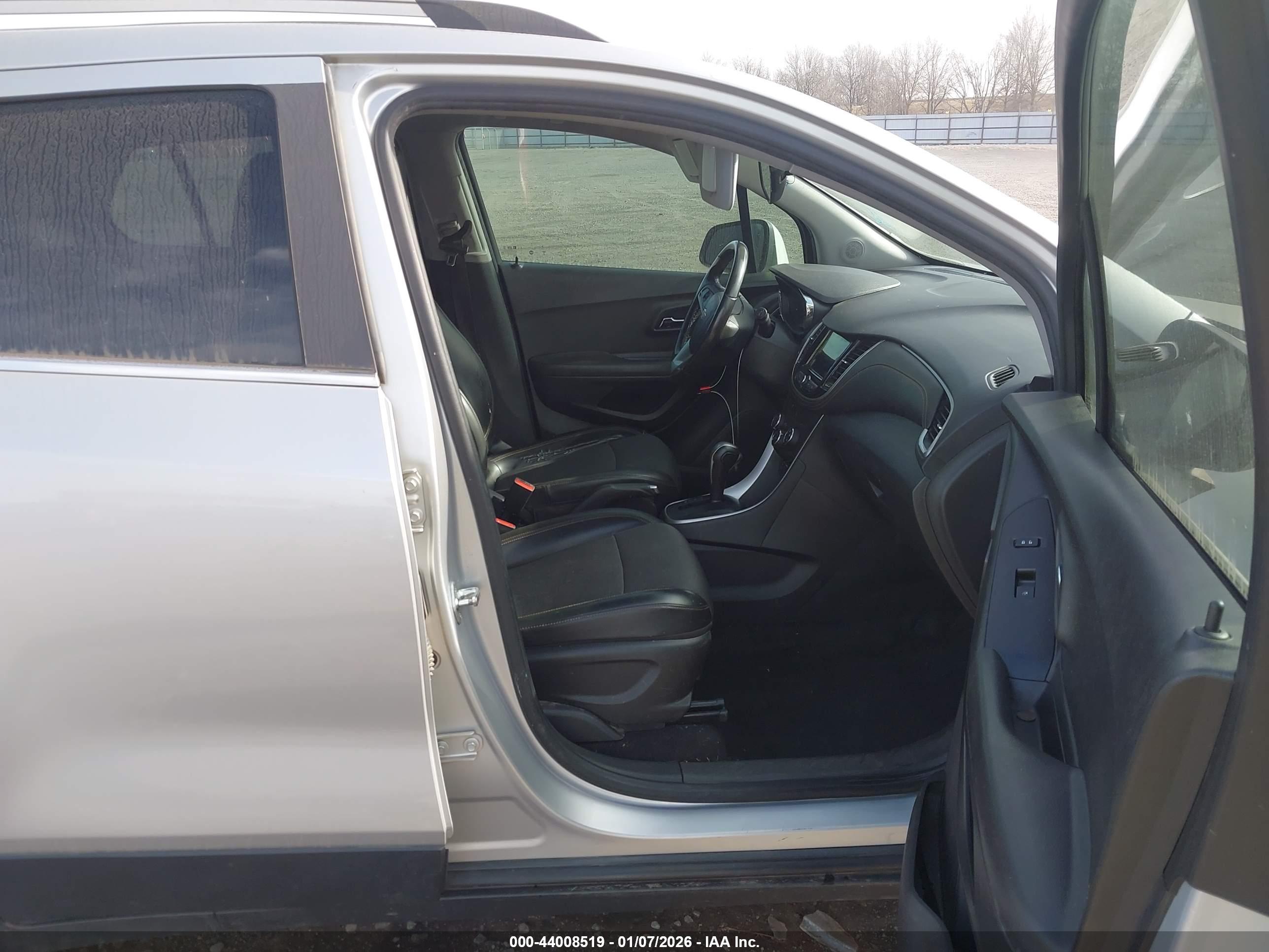 CHEVROLET TRAX image 5