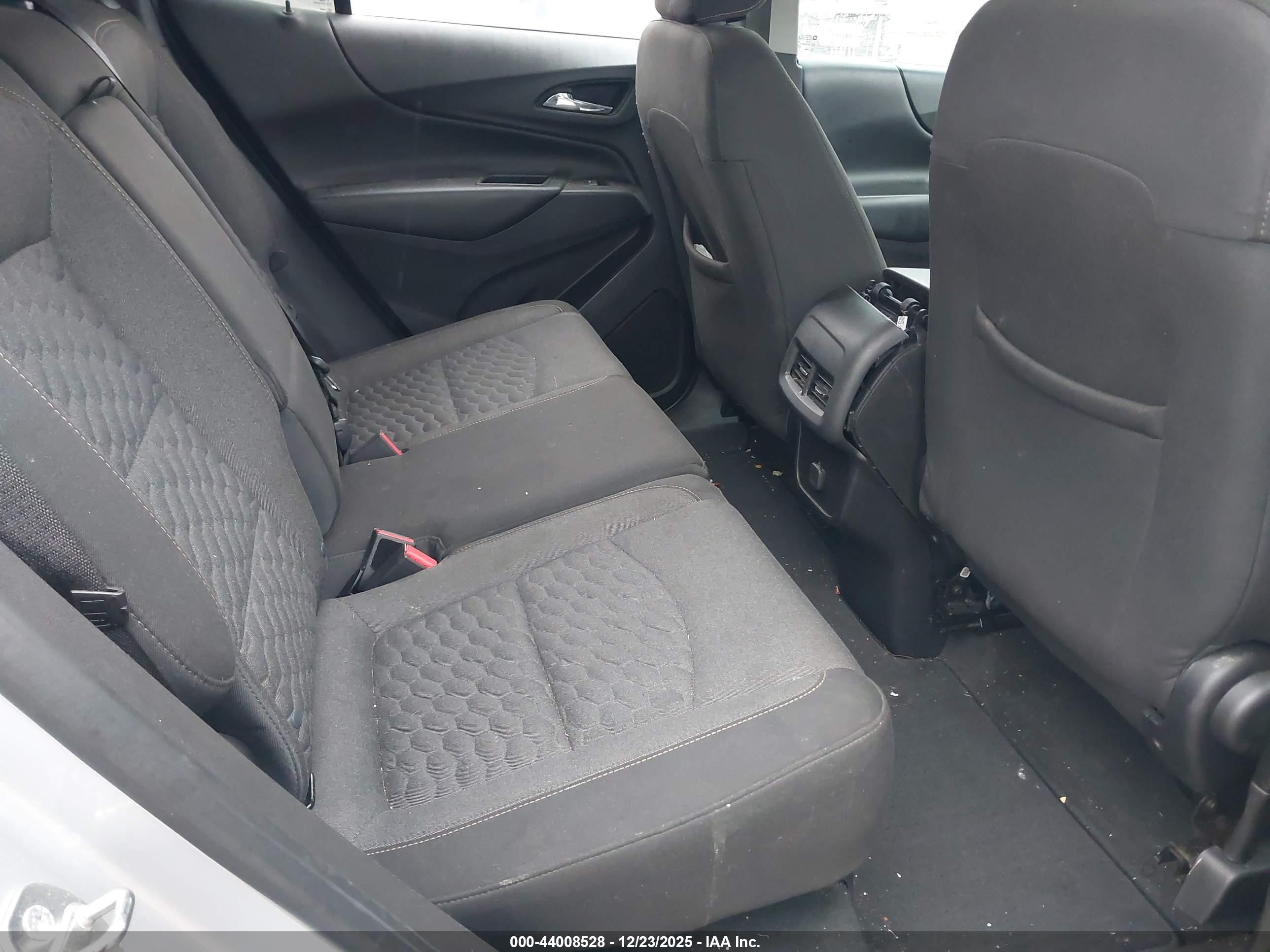 CHEVROLET EQUINOX image 8