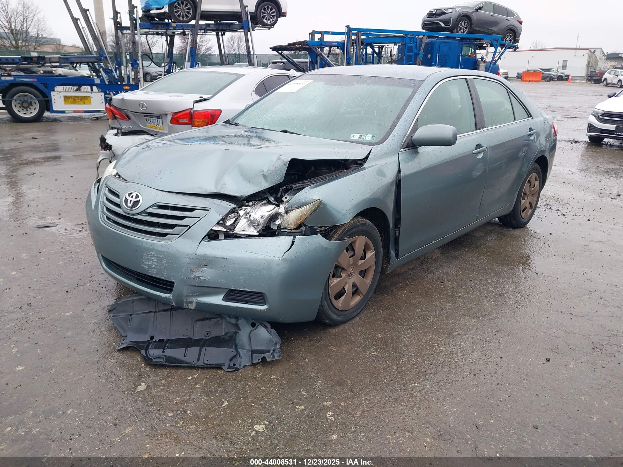 TOYOTA CAMRY image 2