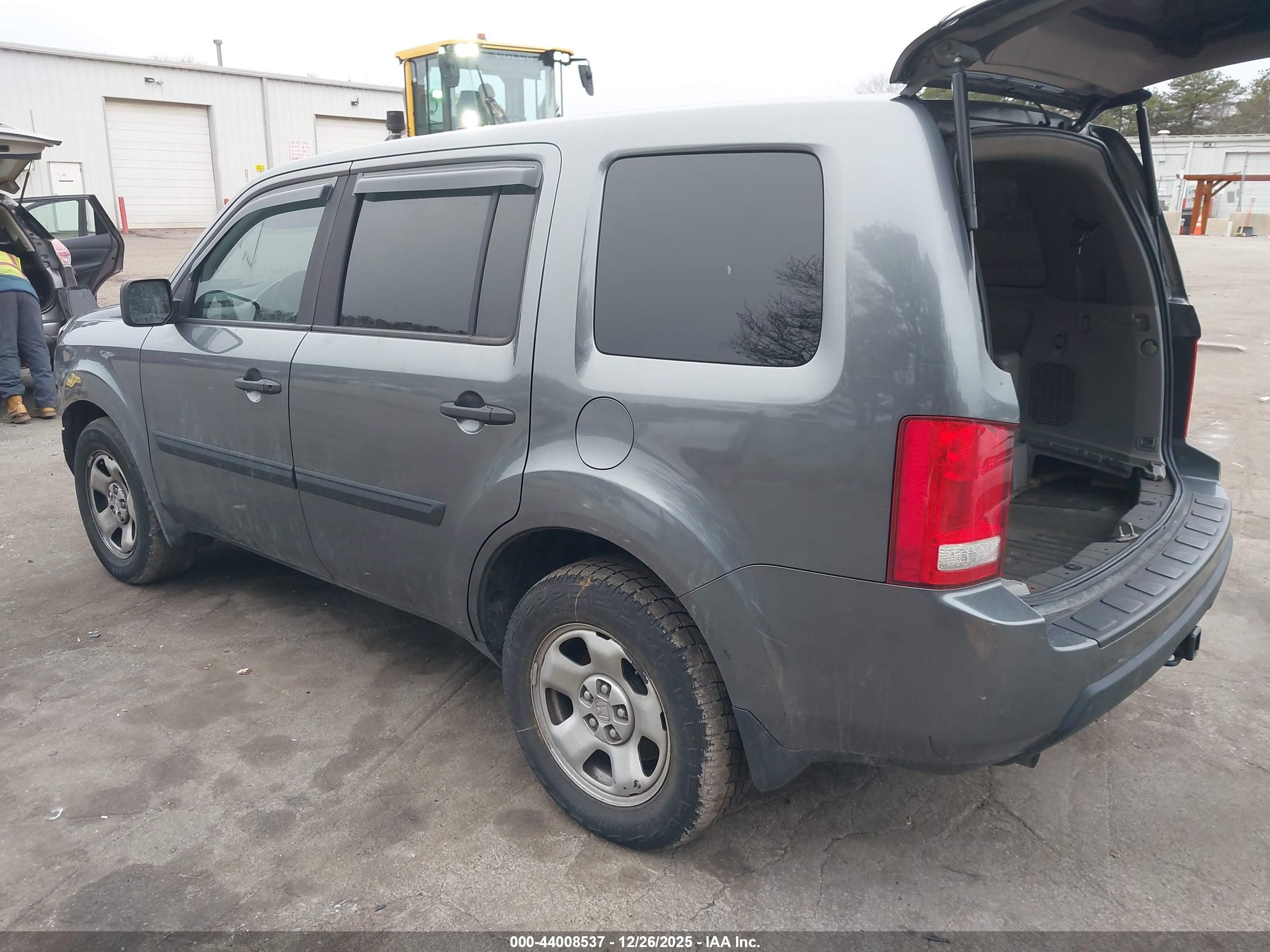 HONDA PILOT image 3