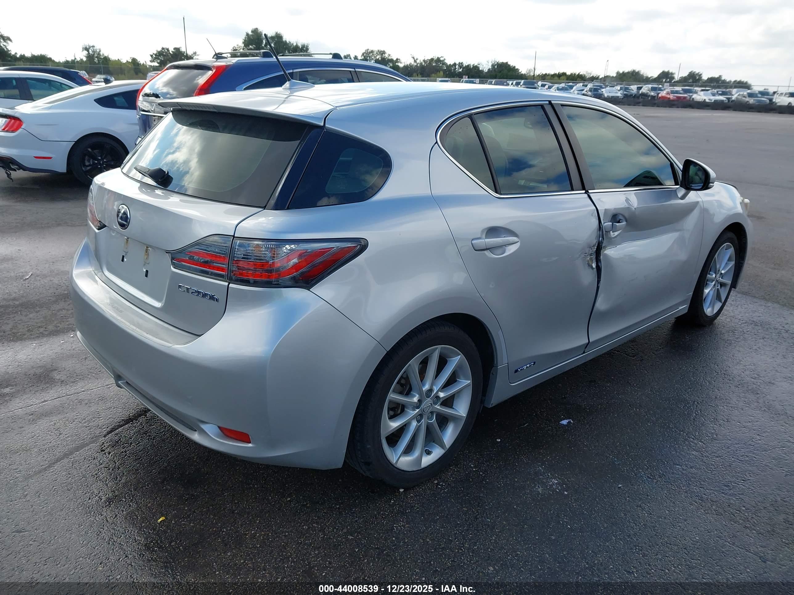 LEXUS CT image 4