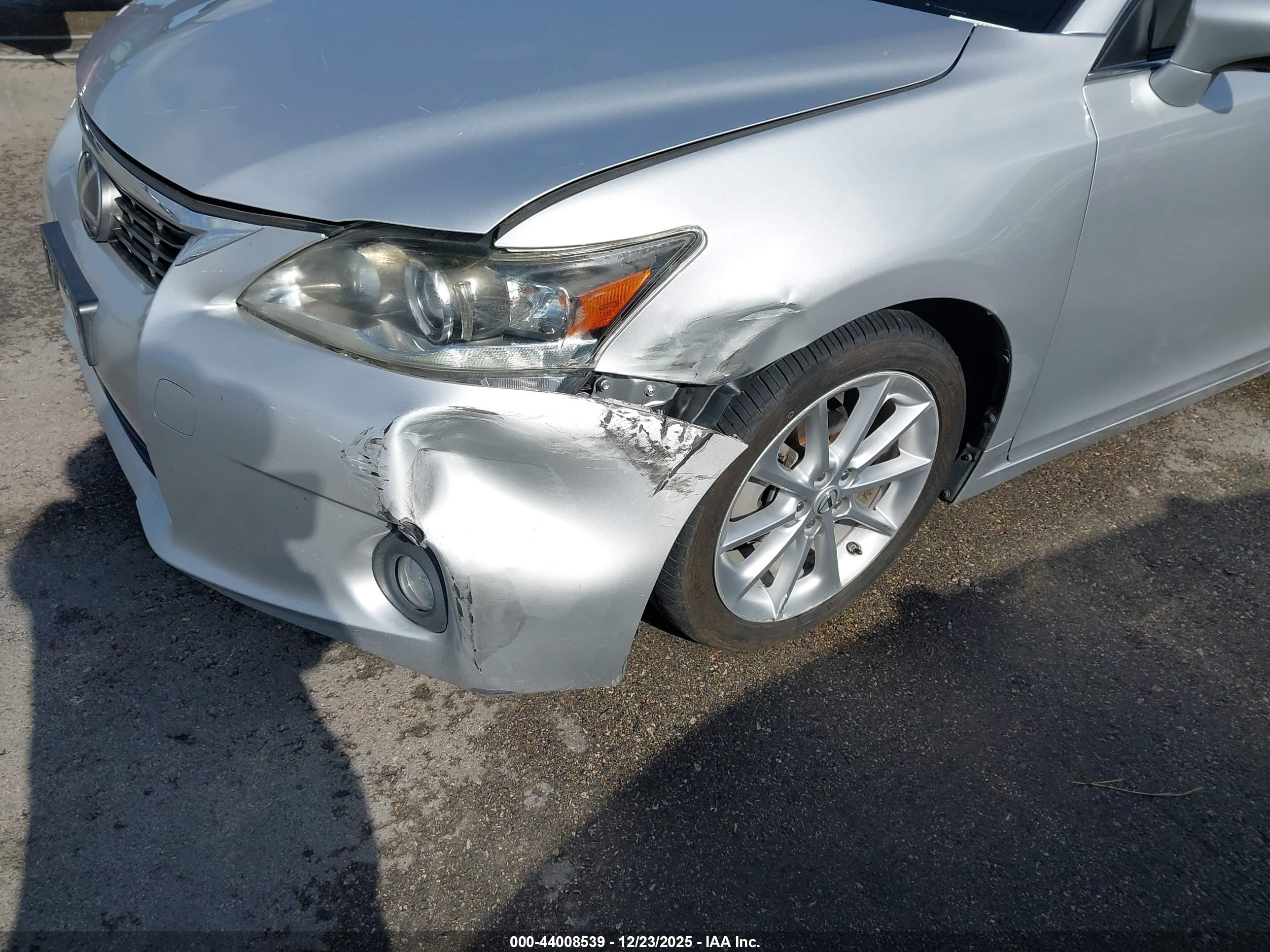 LEXUS CT image 6