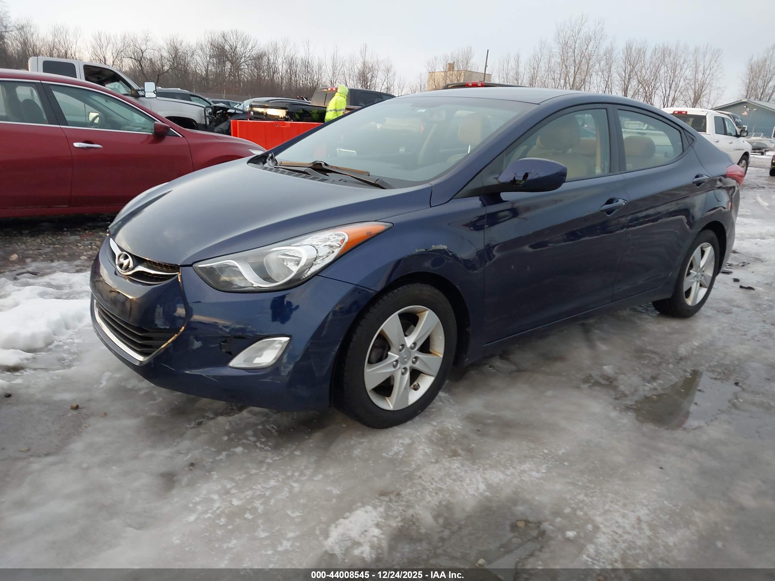 HYUNDAI ELANTRA image 2