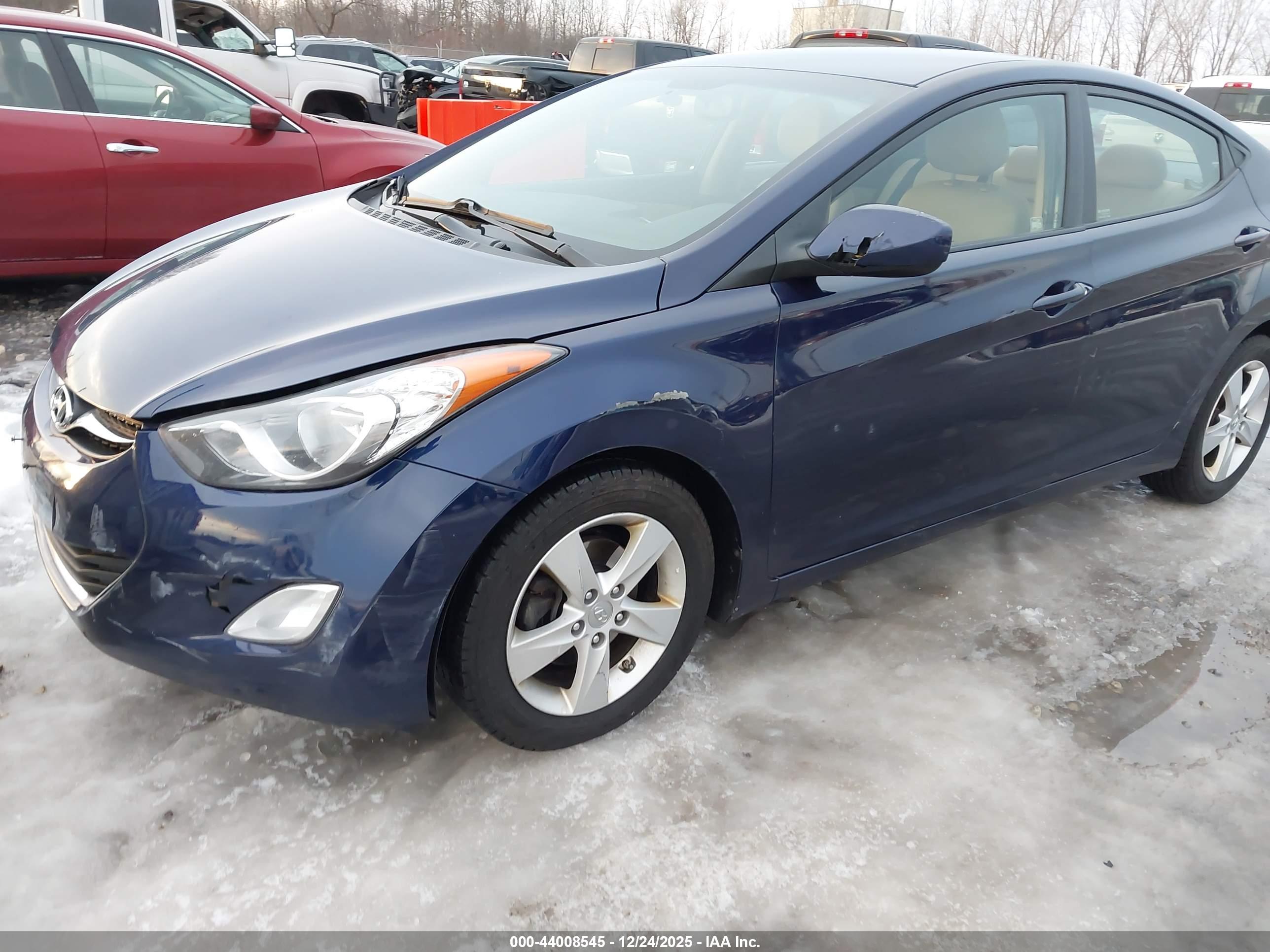 HYUNDAI ELANTRA image 6