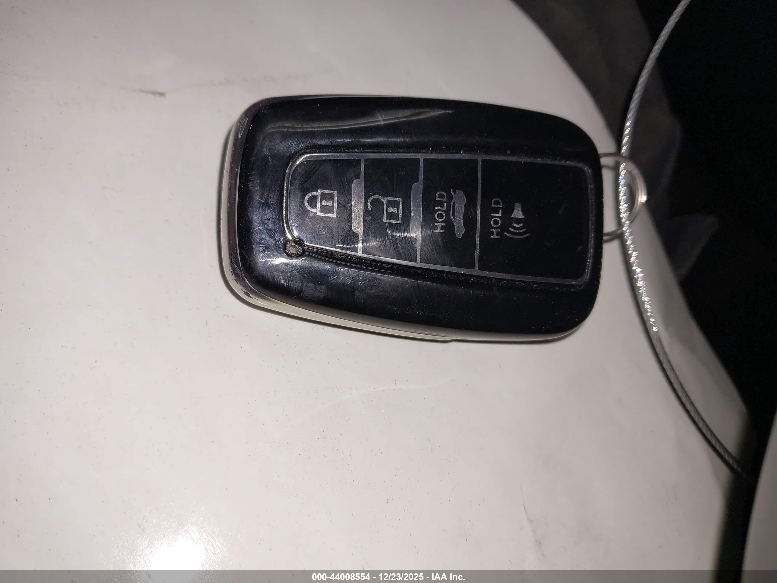 TOYOTA PRIUS image 11