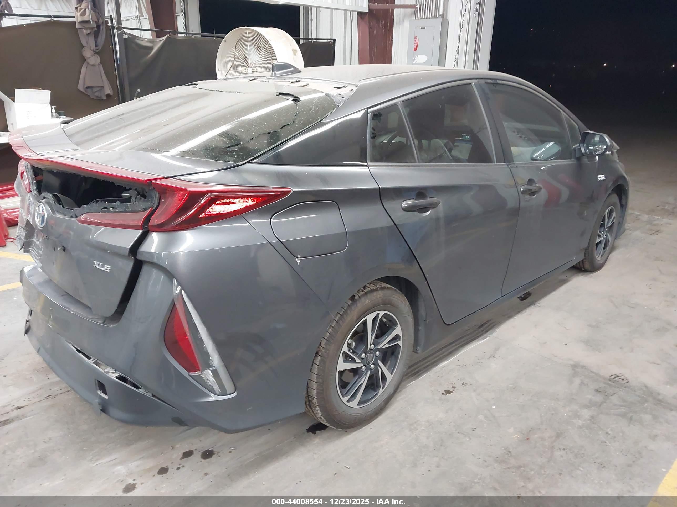 TOYOTA PRIUS image 4