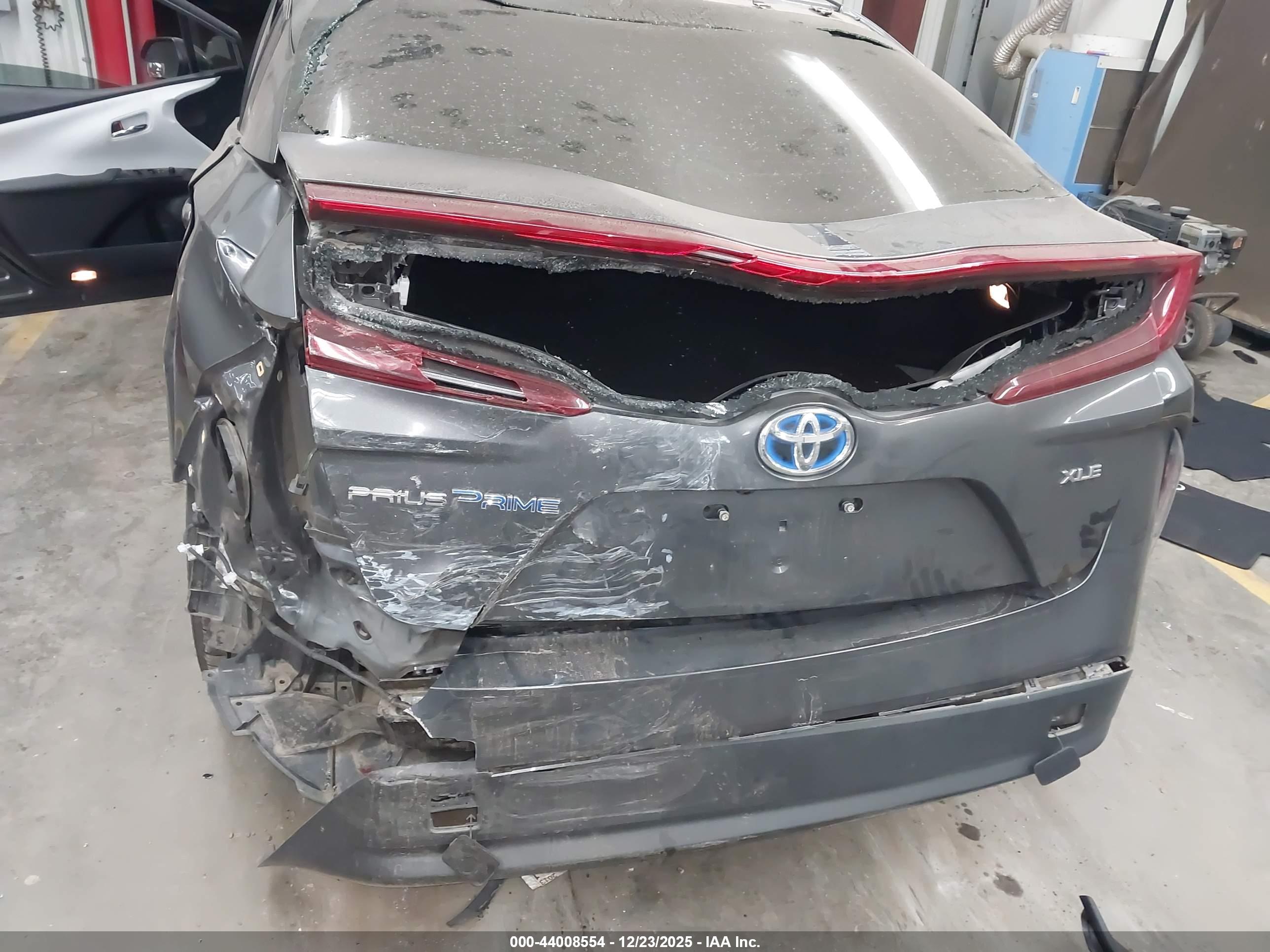 TOYOTA PRIUS image 6