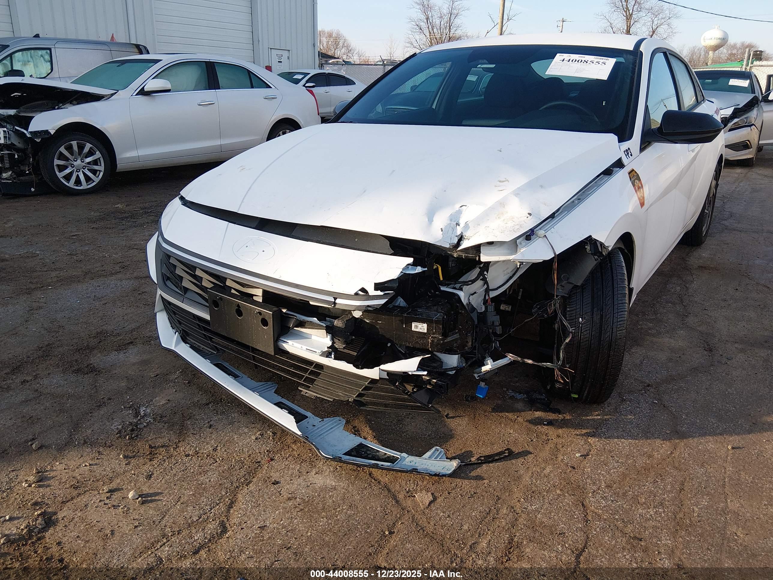 HYUNDAI ELANTRA image 6