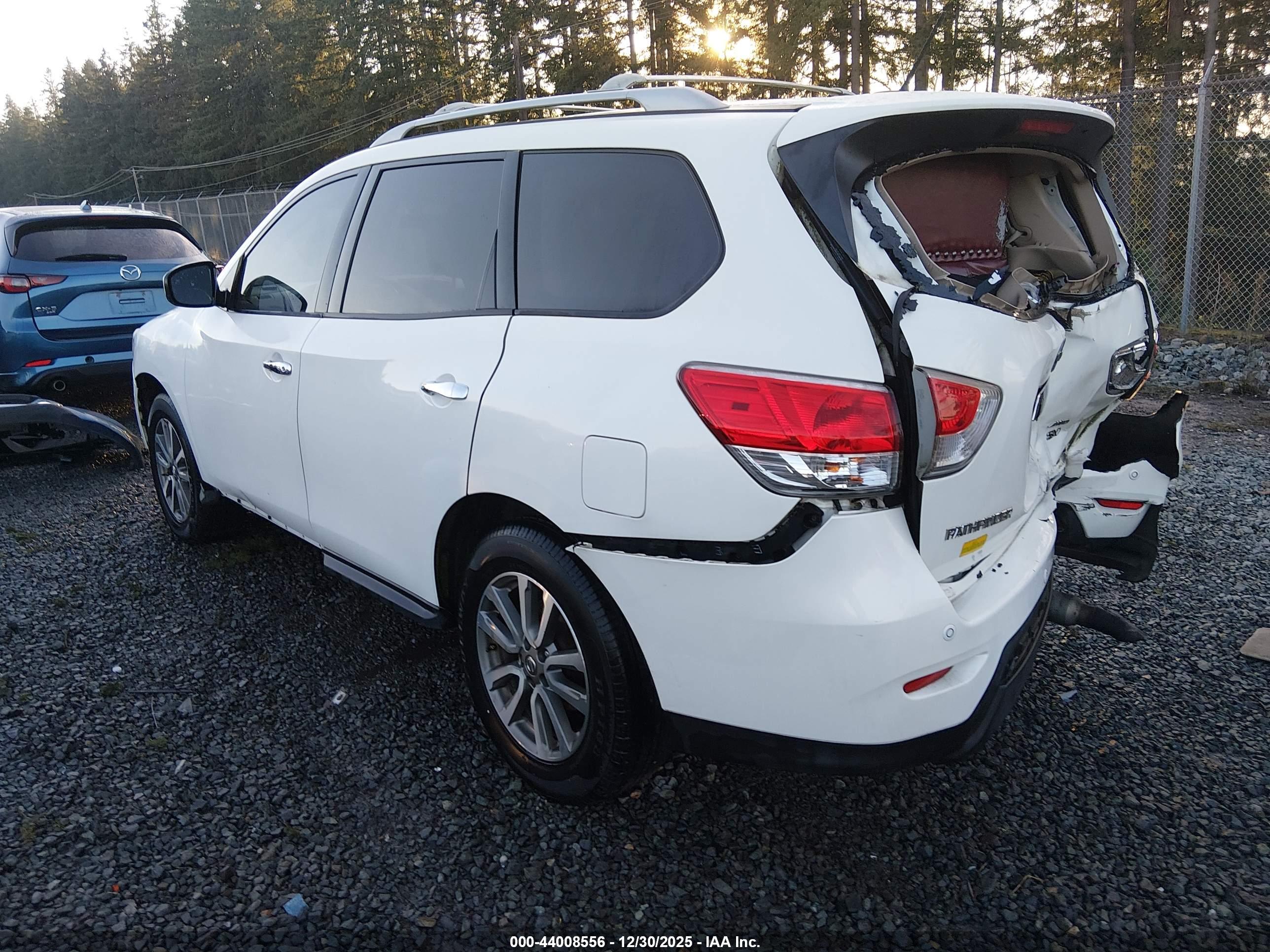 NISSAN PATHFINDER image 3