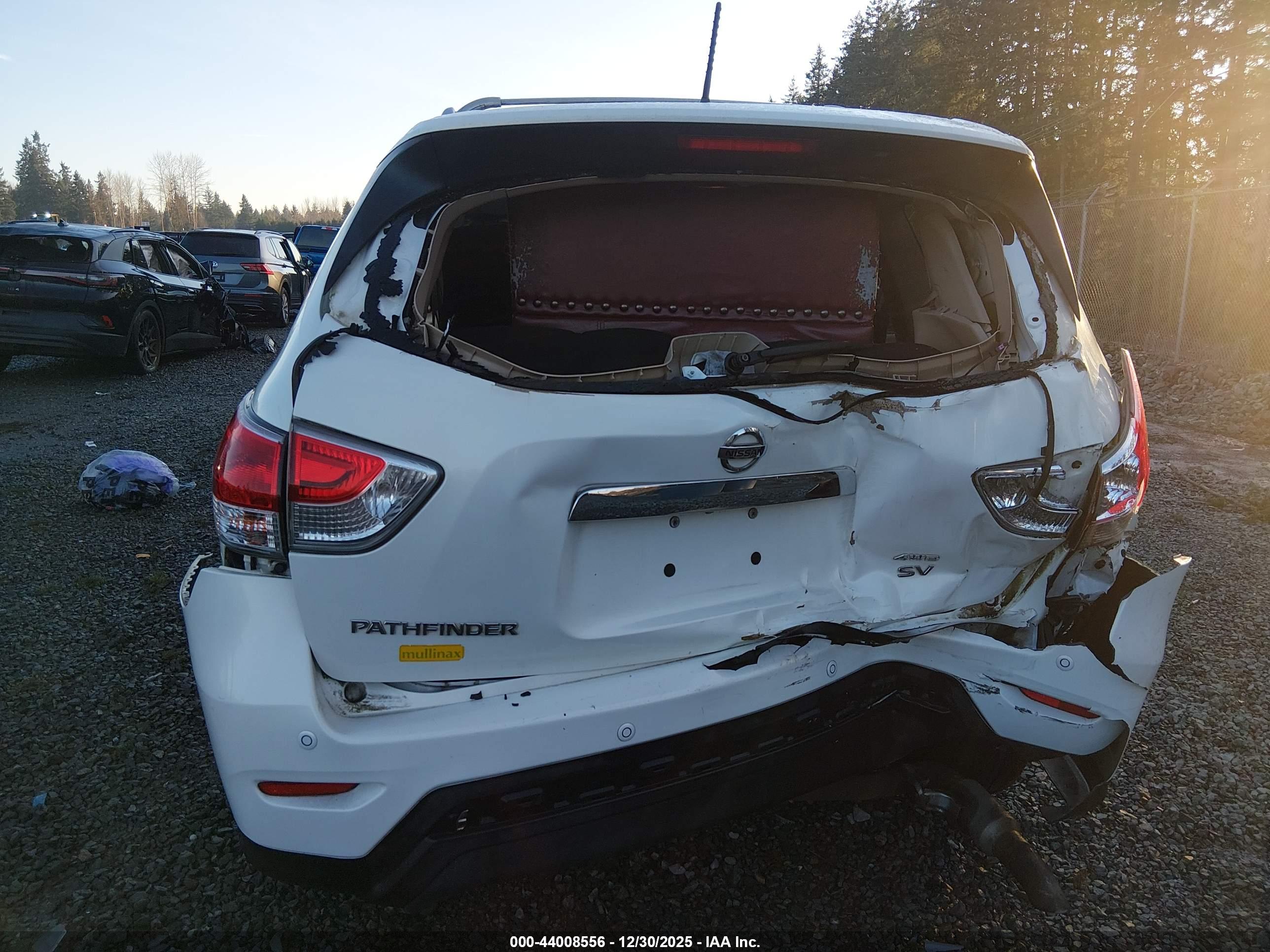 NISSAN PATHFINDER image 6