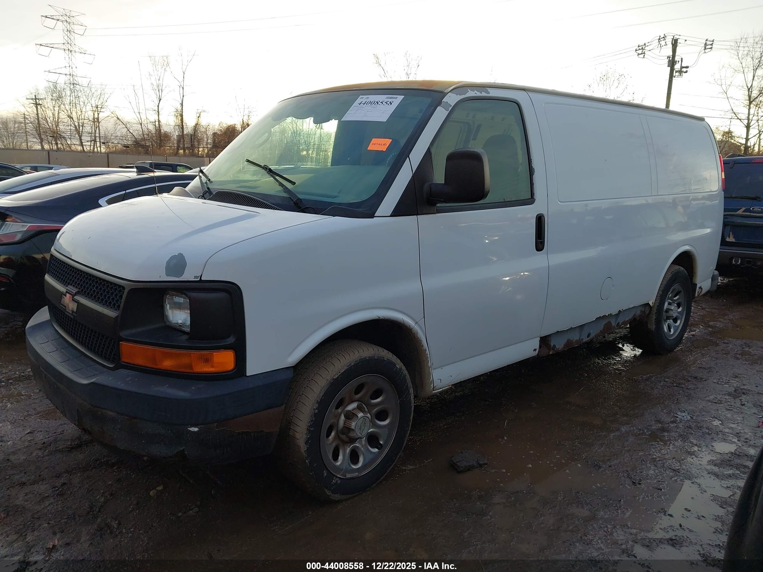 CHEVROLET EXPRESS image 2