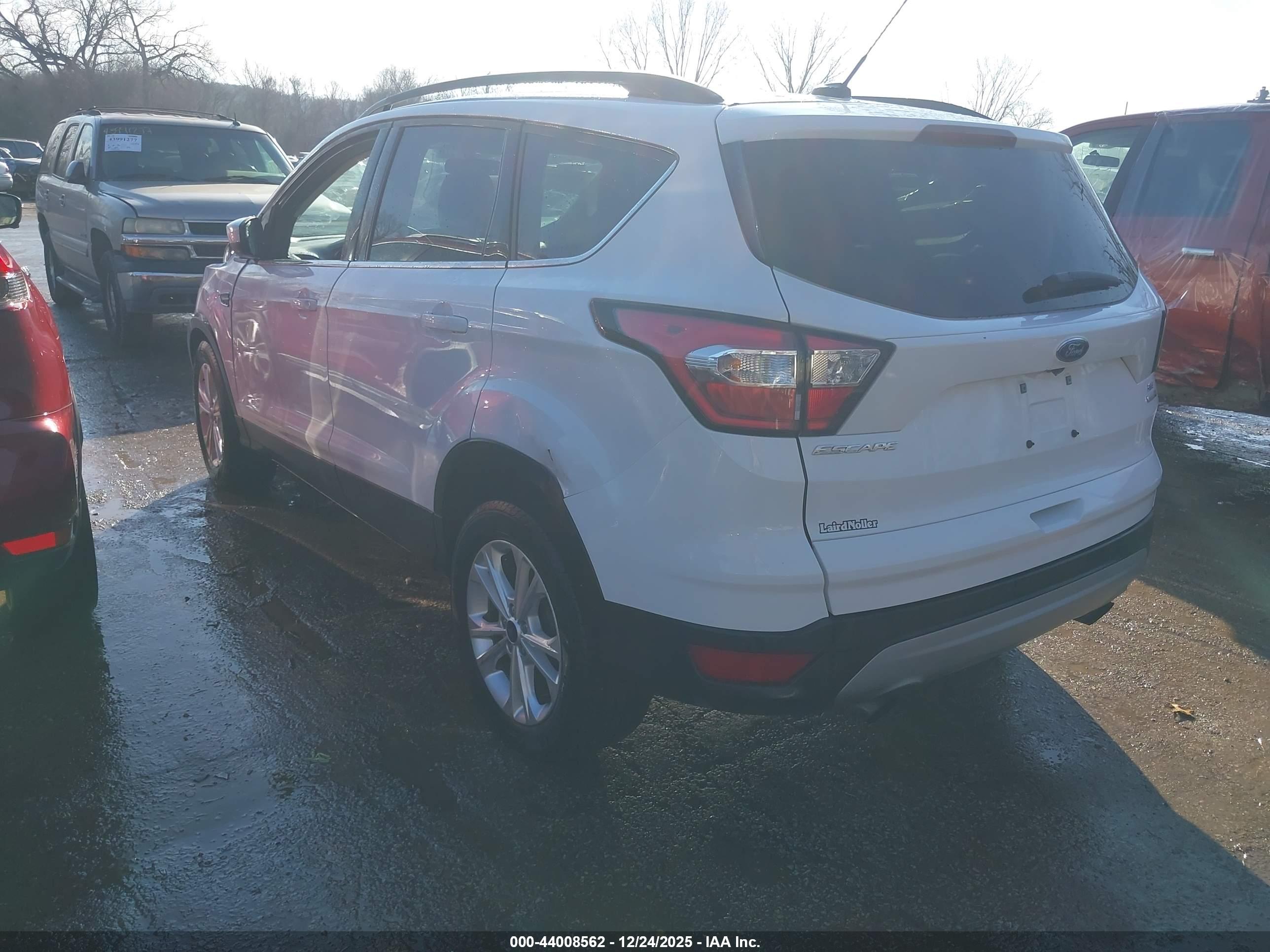 FORD ESCAPE image 3