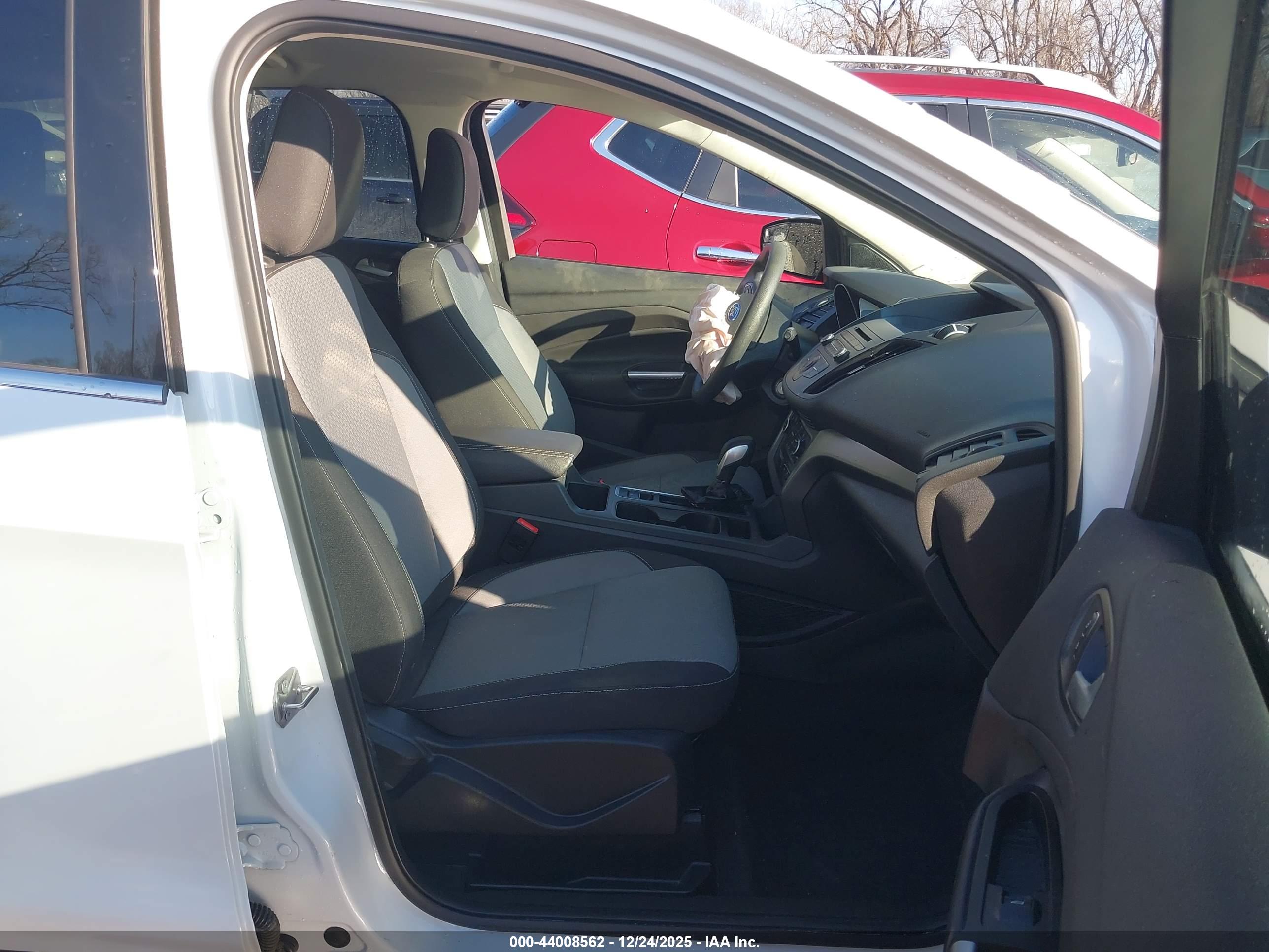 FORD ESCAPE image 5