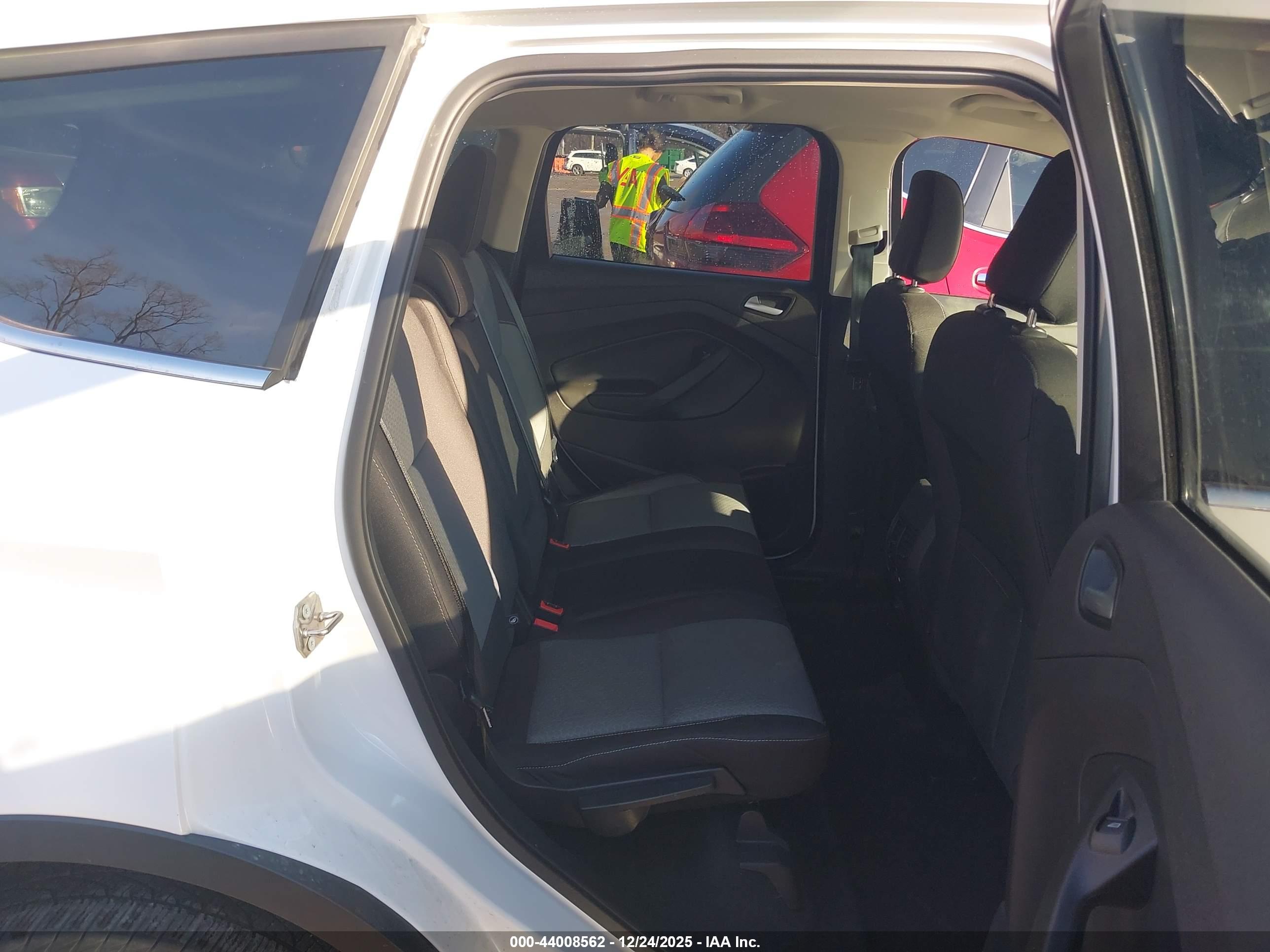 FORD ESCAPE image 8