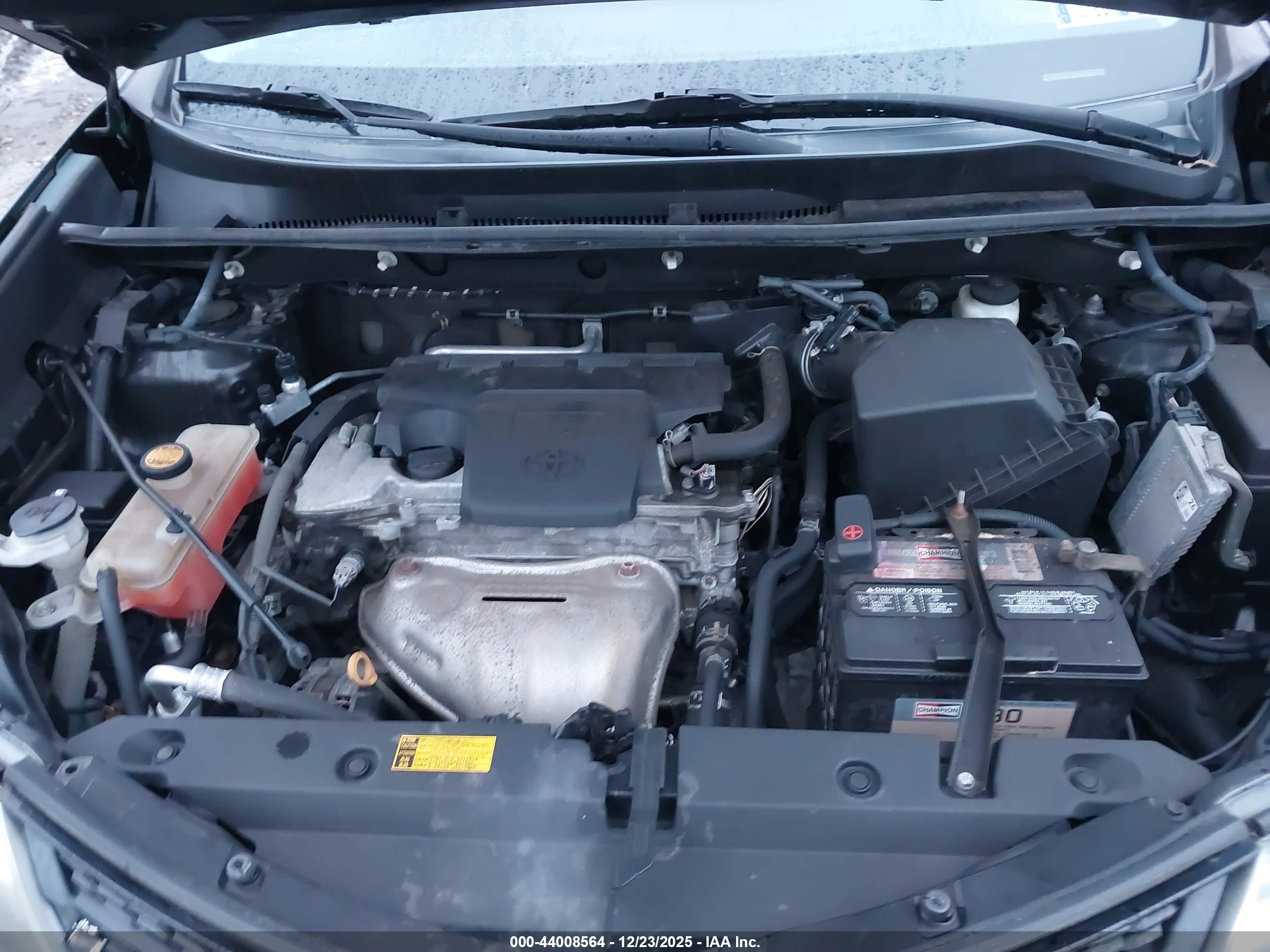 TOYOTA RAV4 image 10