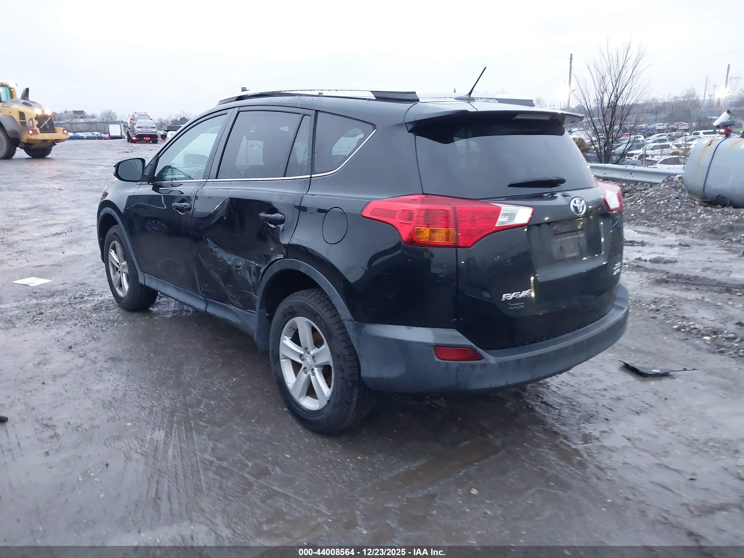 TOYOTA RAV4 image 3
