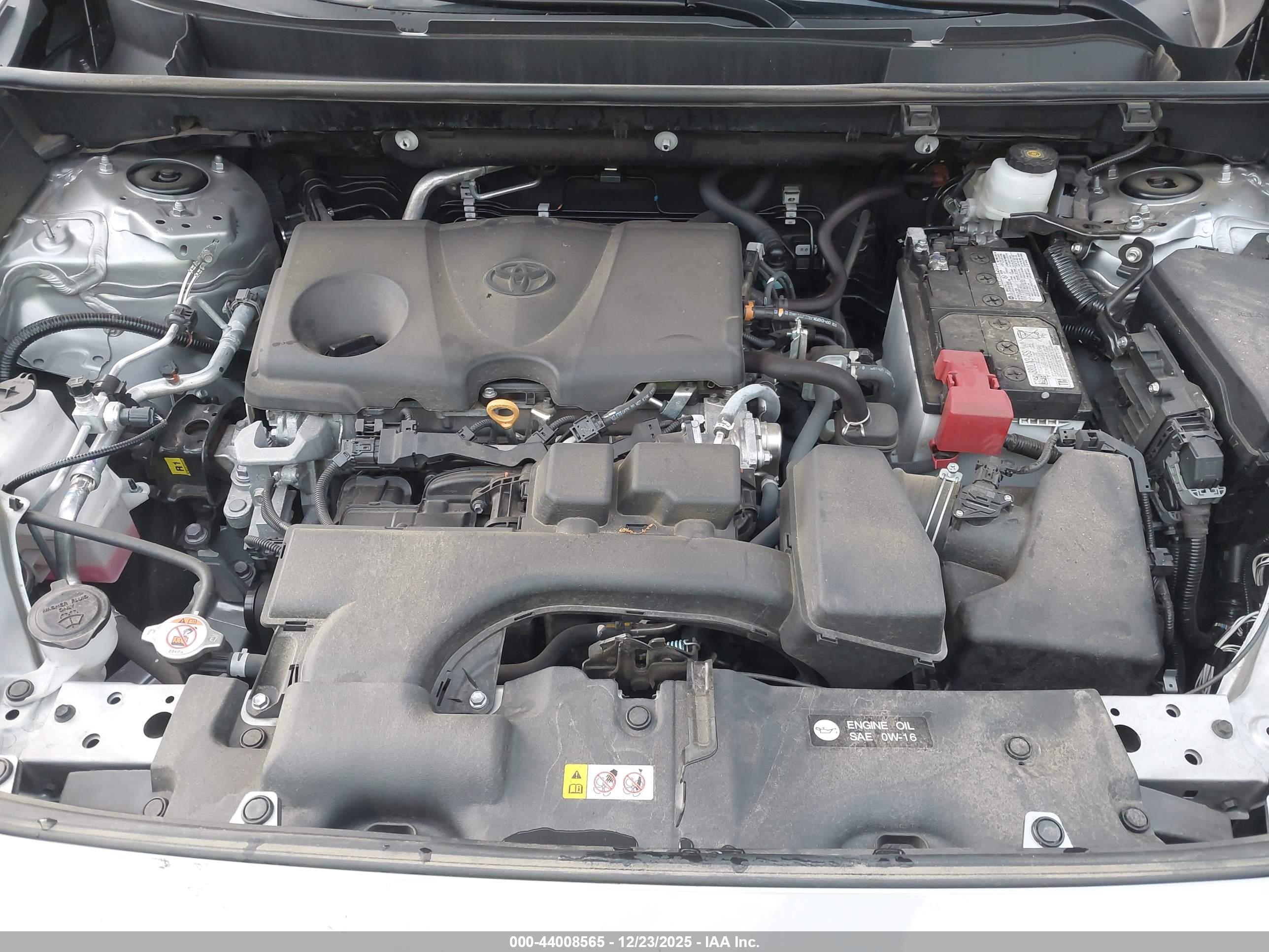 TOYOTA RAV4 image 10