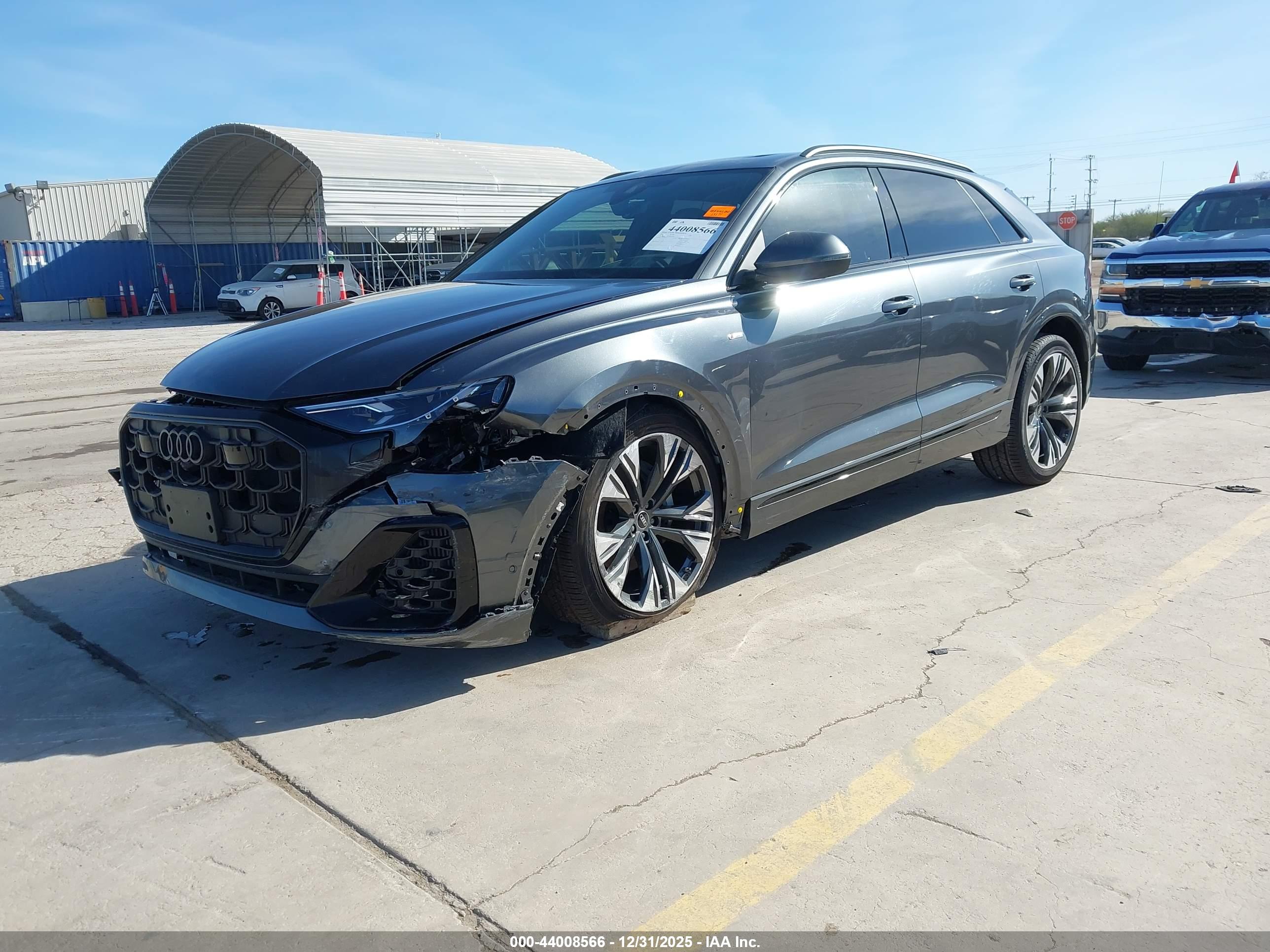 AUDI Q8 image 2