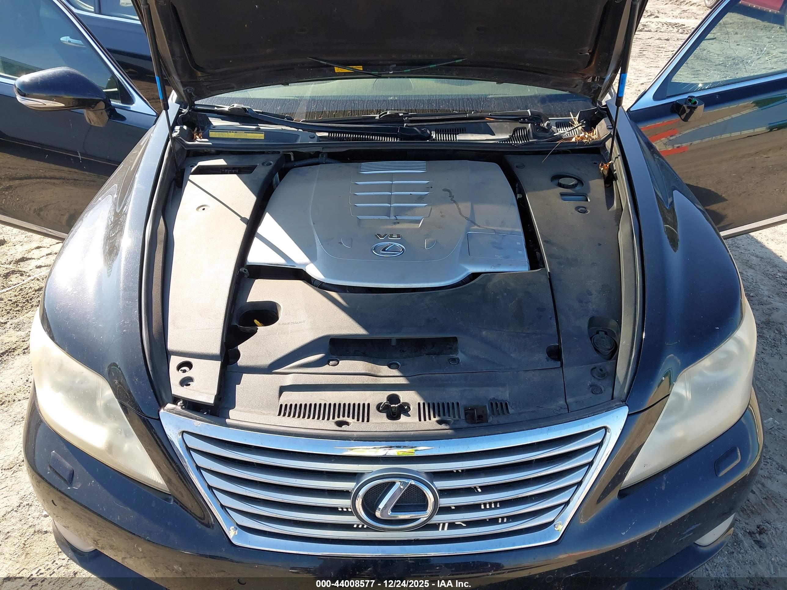 LEXUS LS image 10