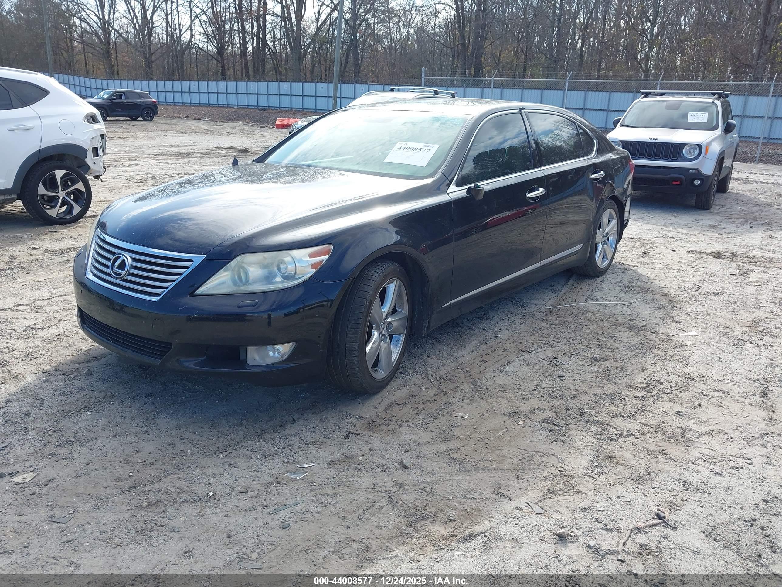LEXUS LS image 2