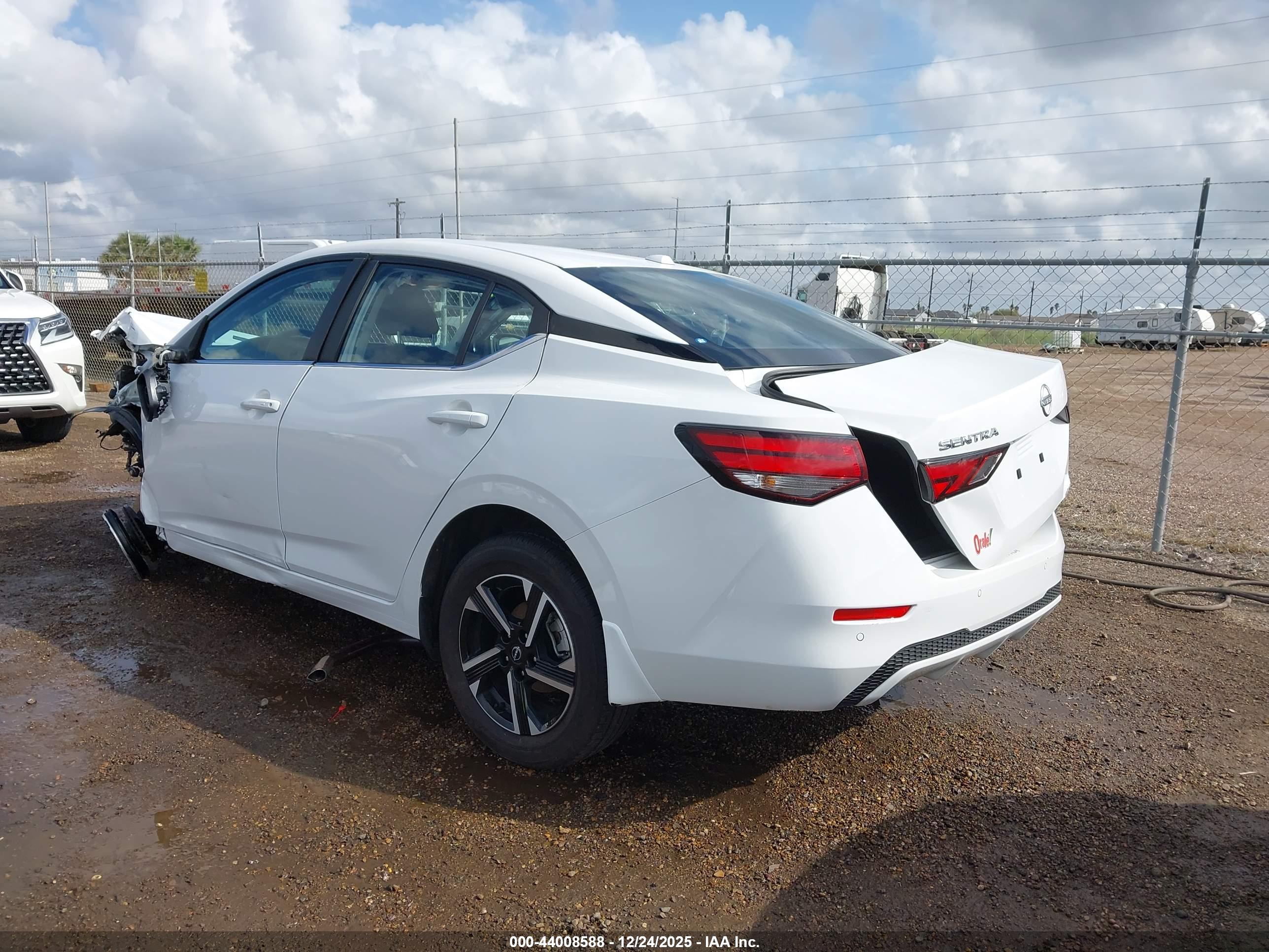 NISSAN SENTRA image 3