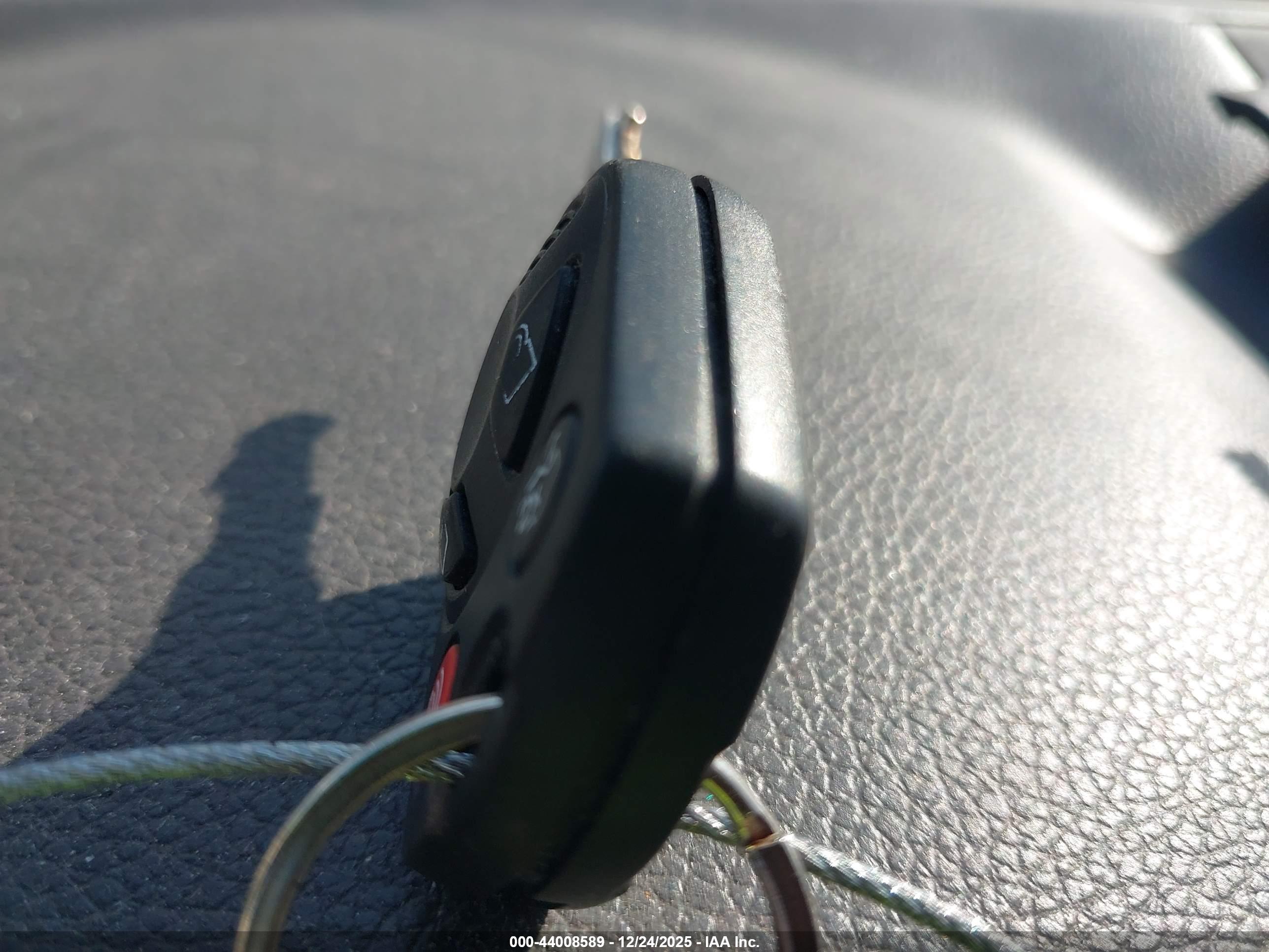 FORD FUSION image 11