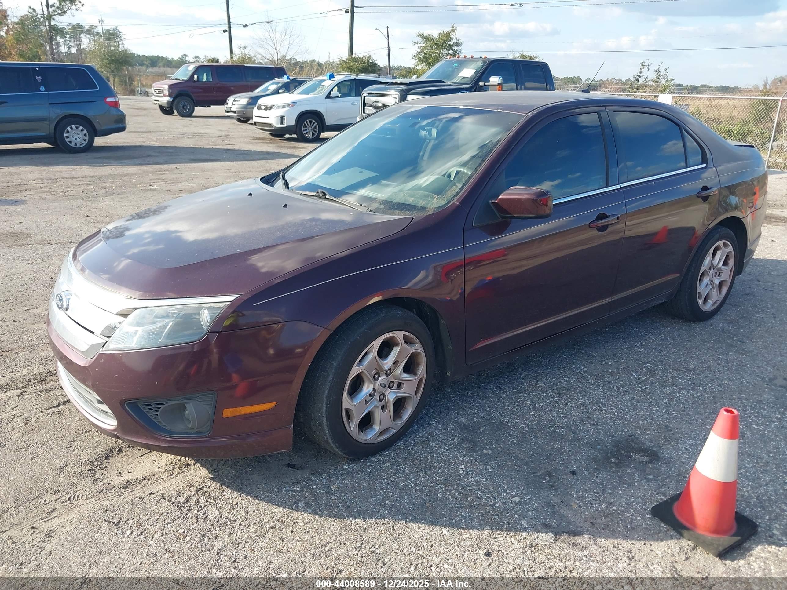 FORD FUSION image 2
