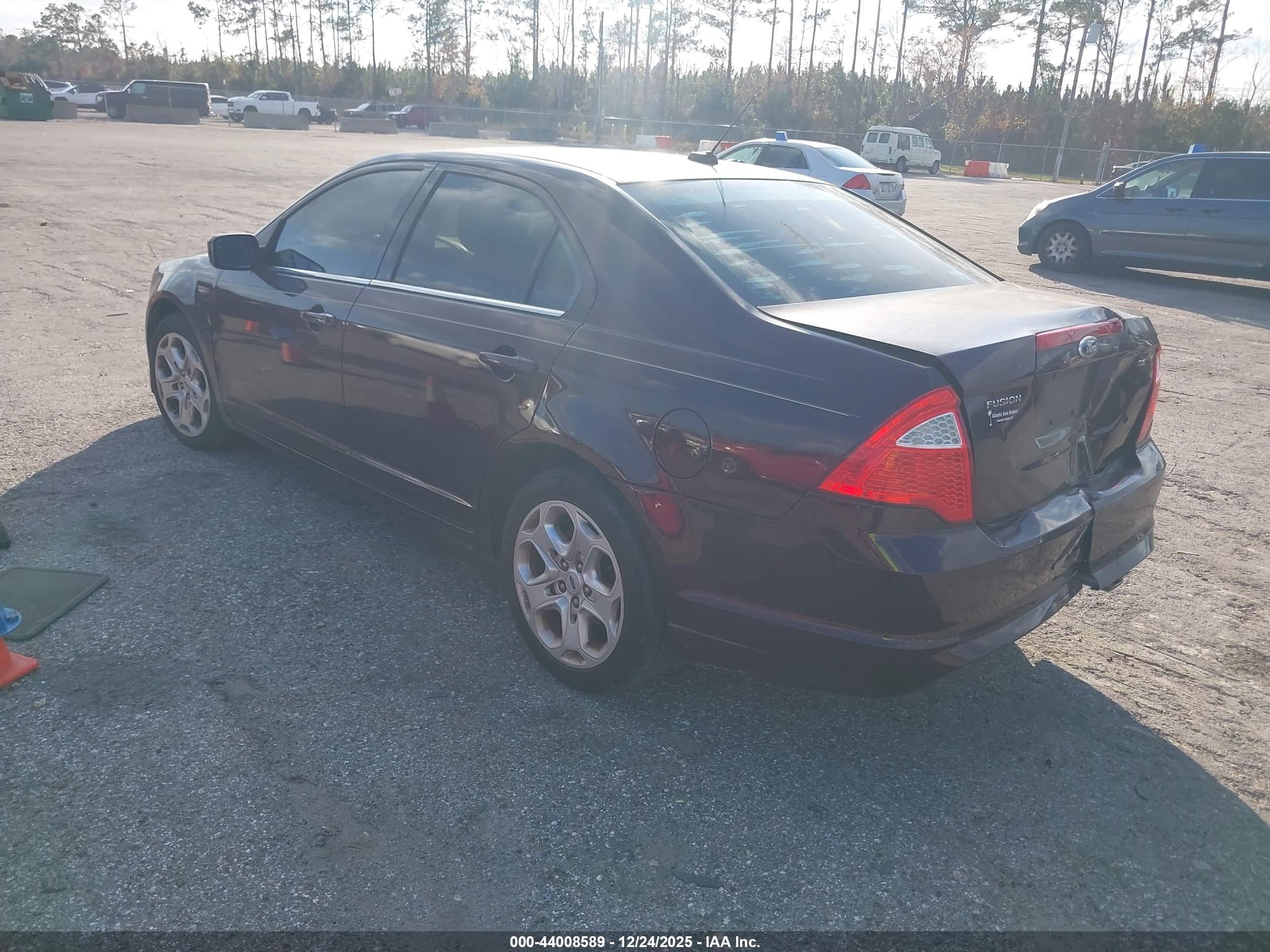 FORD FUSION image 3