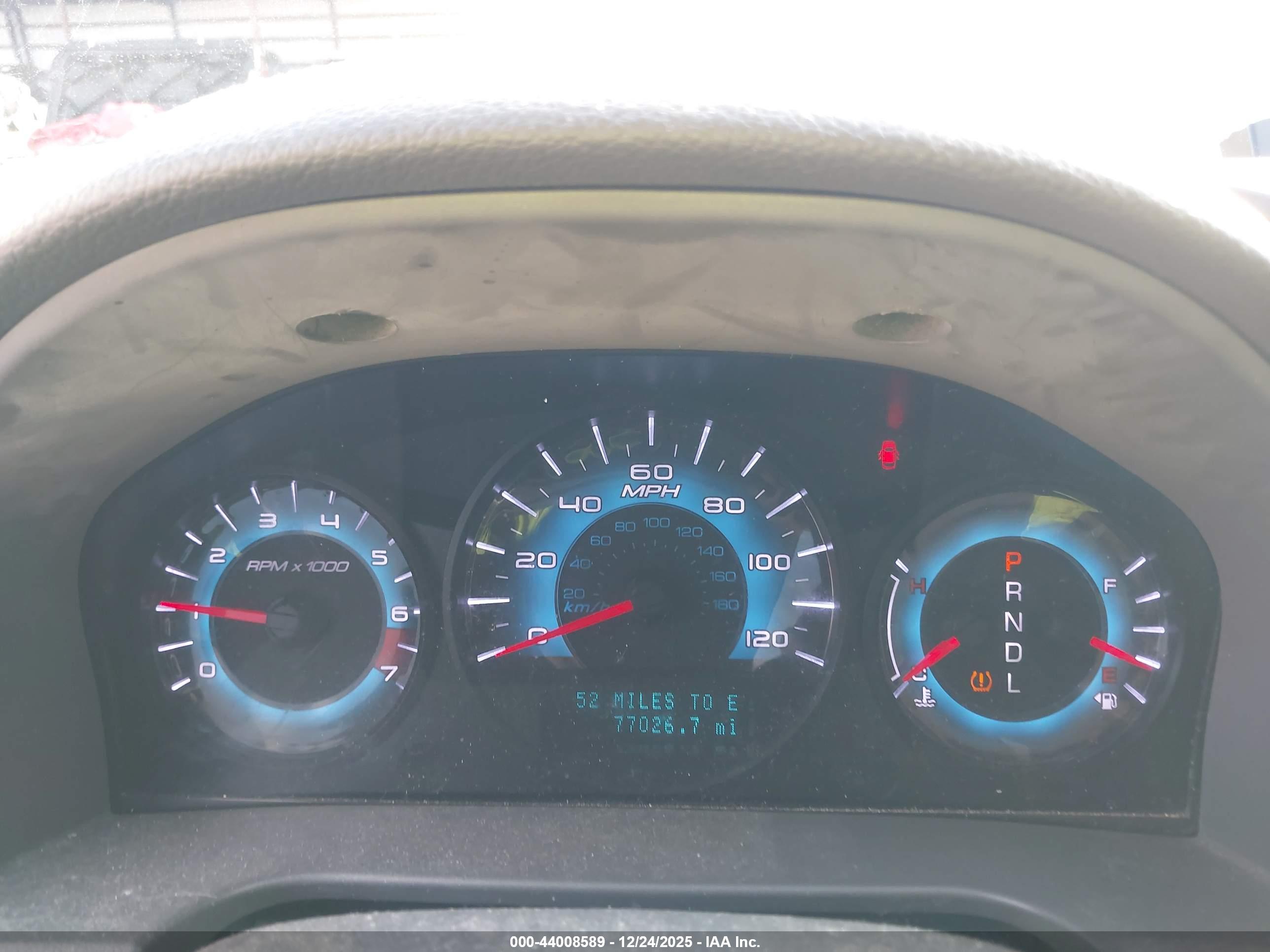 FORD FUSION image 7