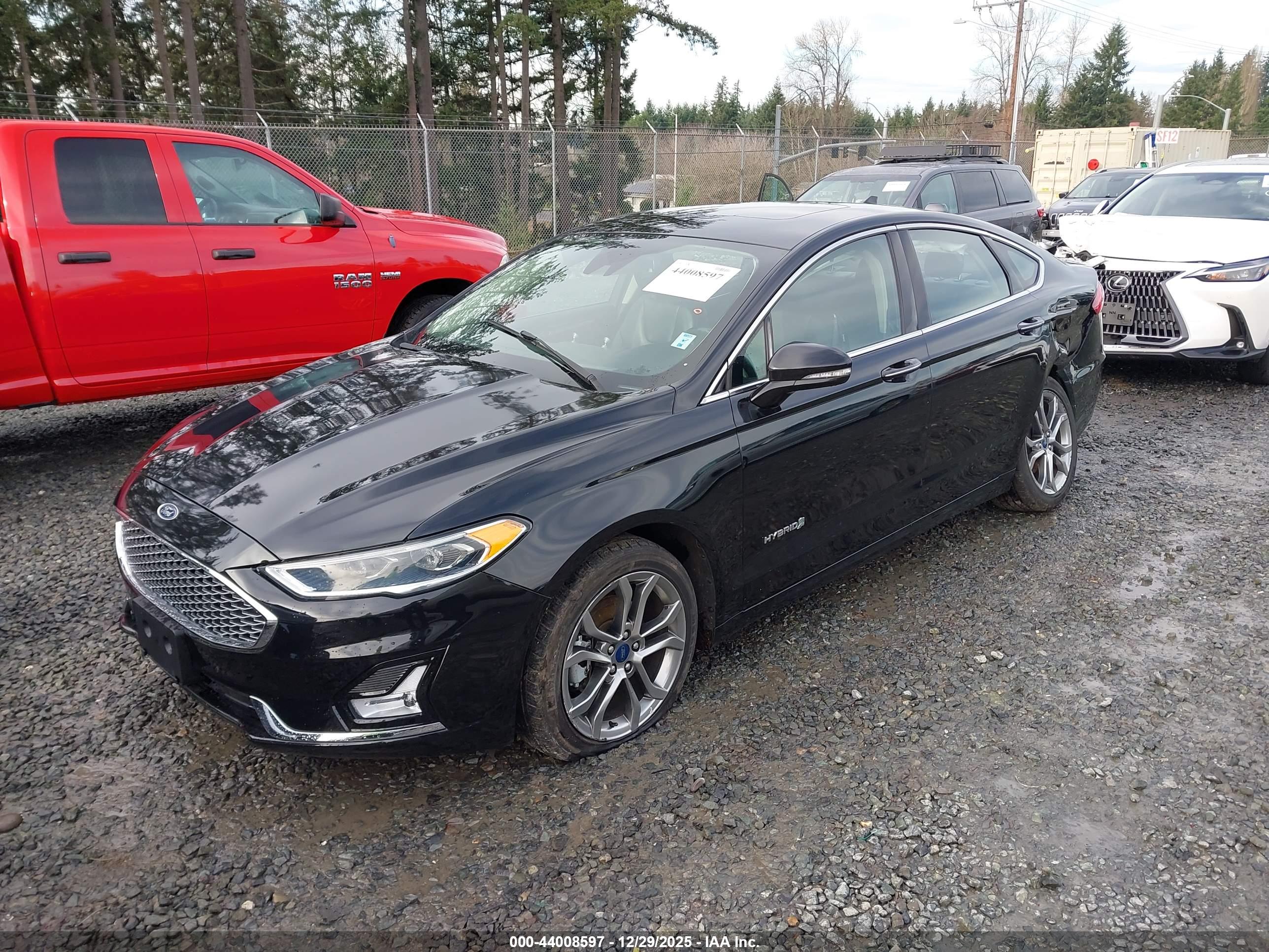 FORD FUSION image 2