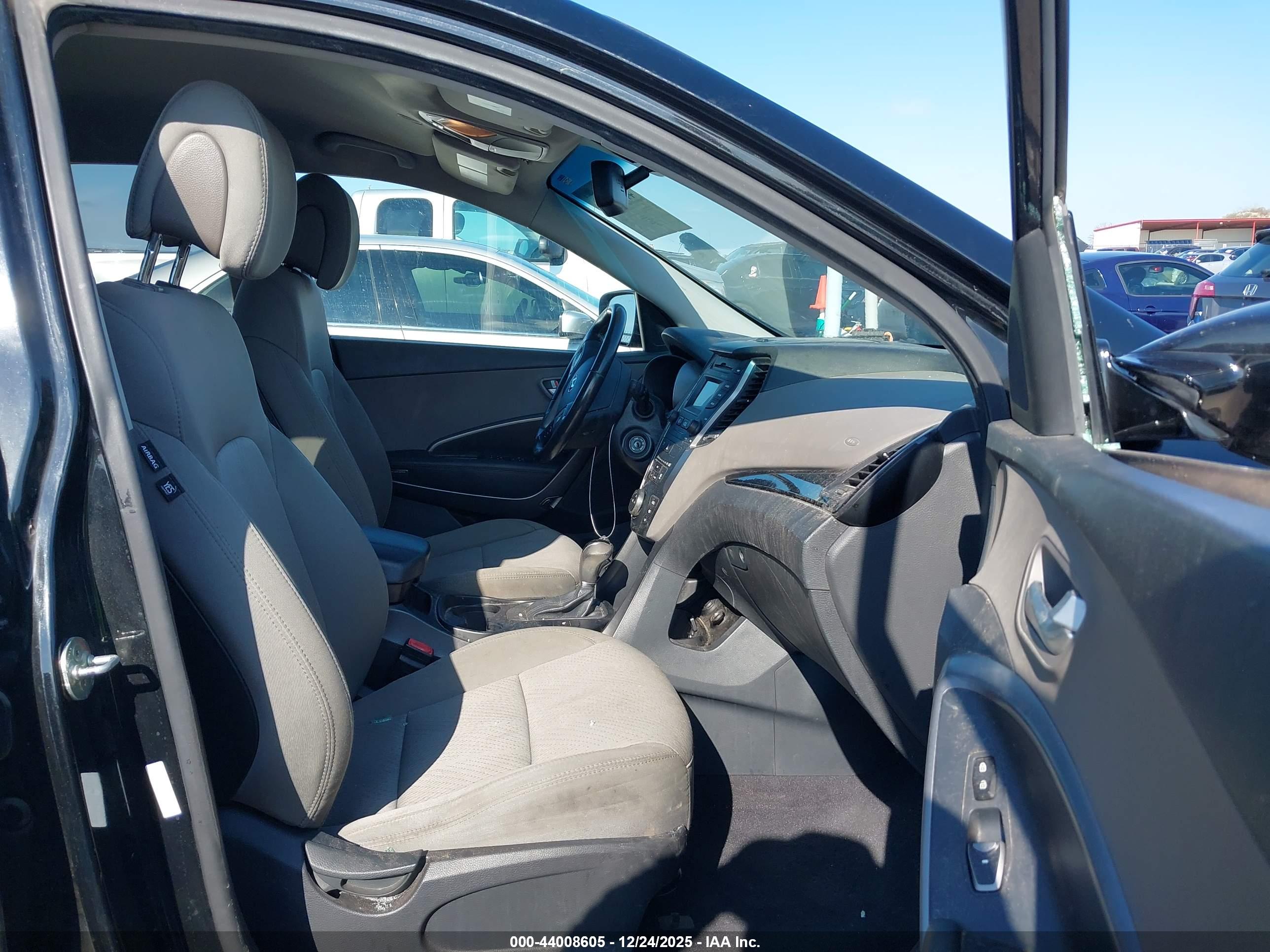 HYUNDAI SANTA image 5