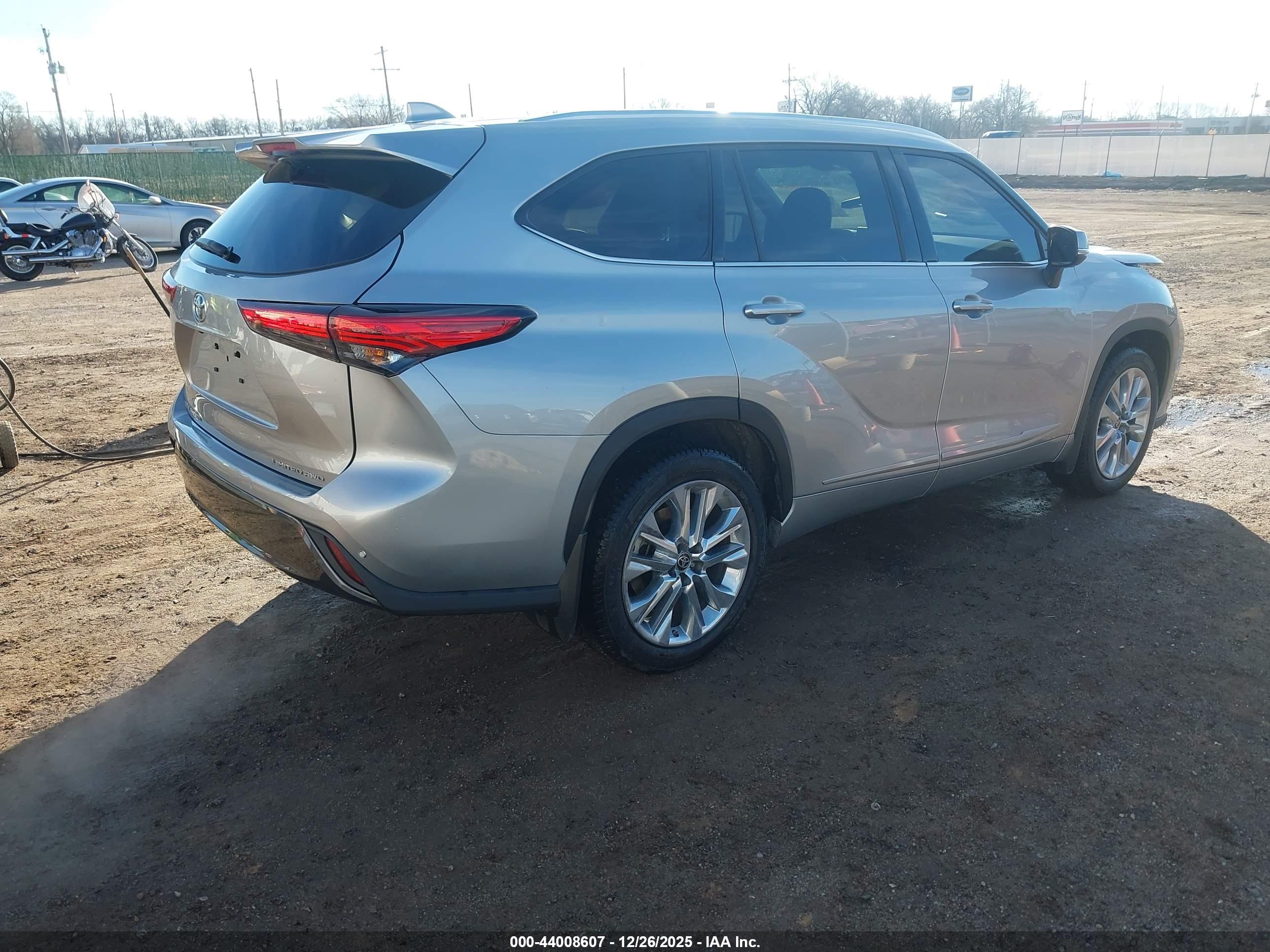 TOYOTA HIGHLANDER image 4