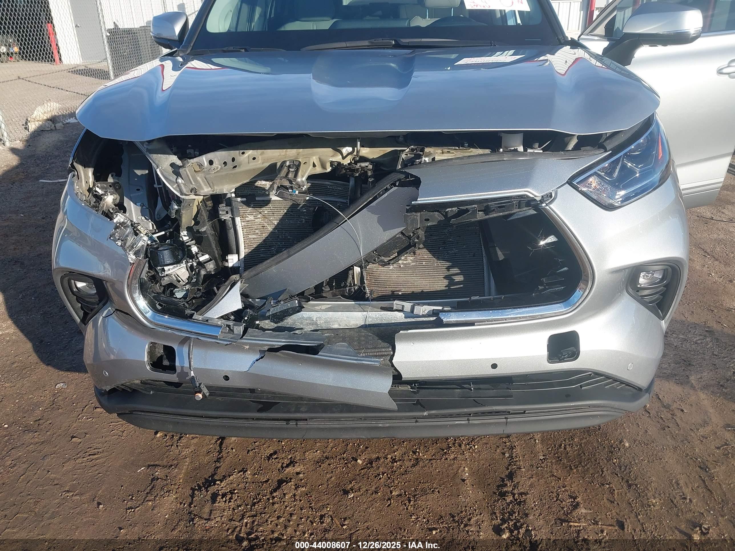 TOYOTA HIGHLANDER image 6