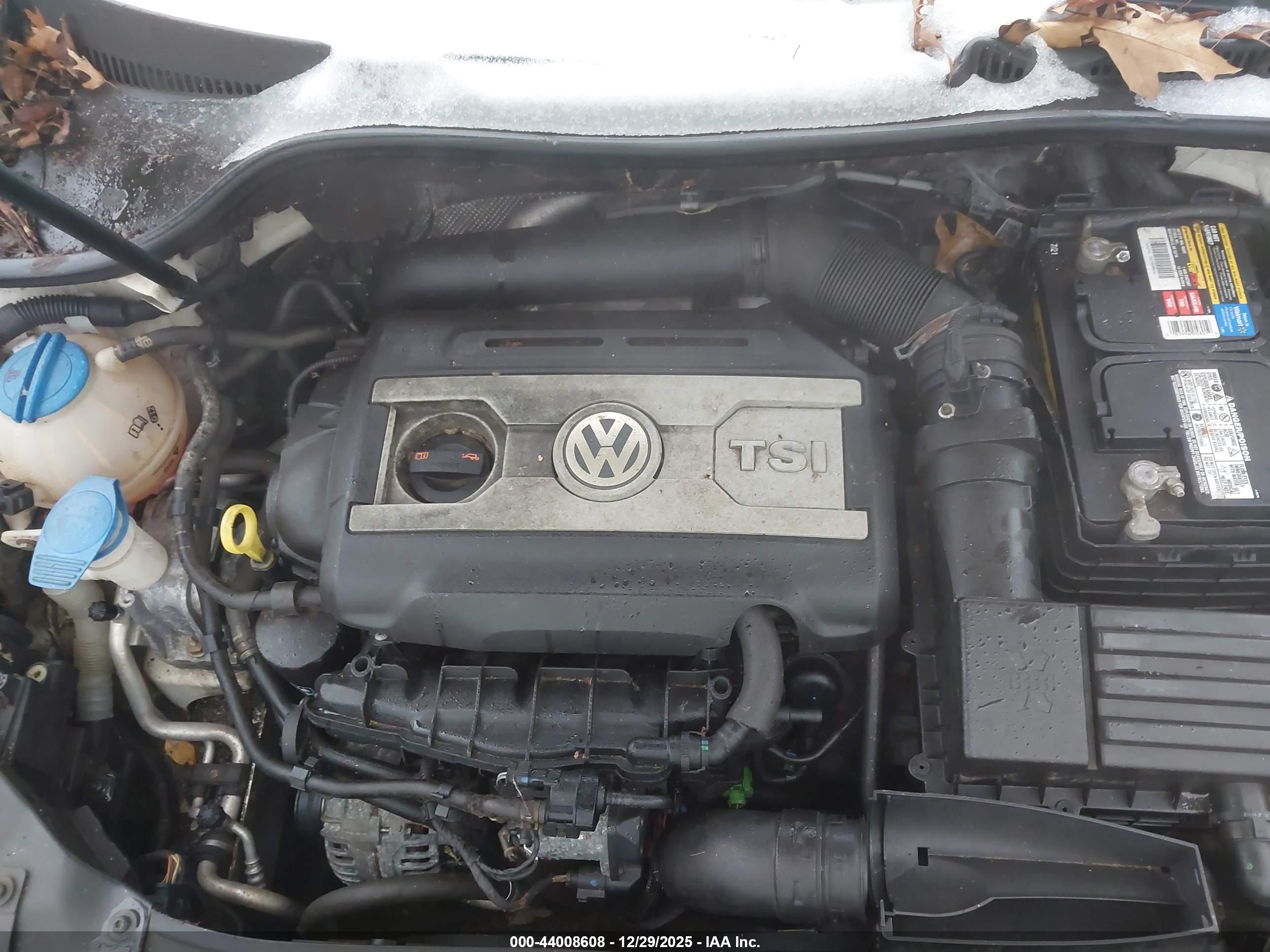 VOLKSWAGEN GTI image 10