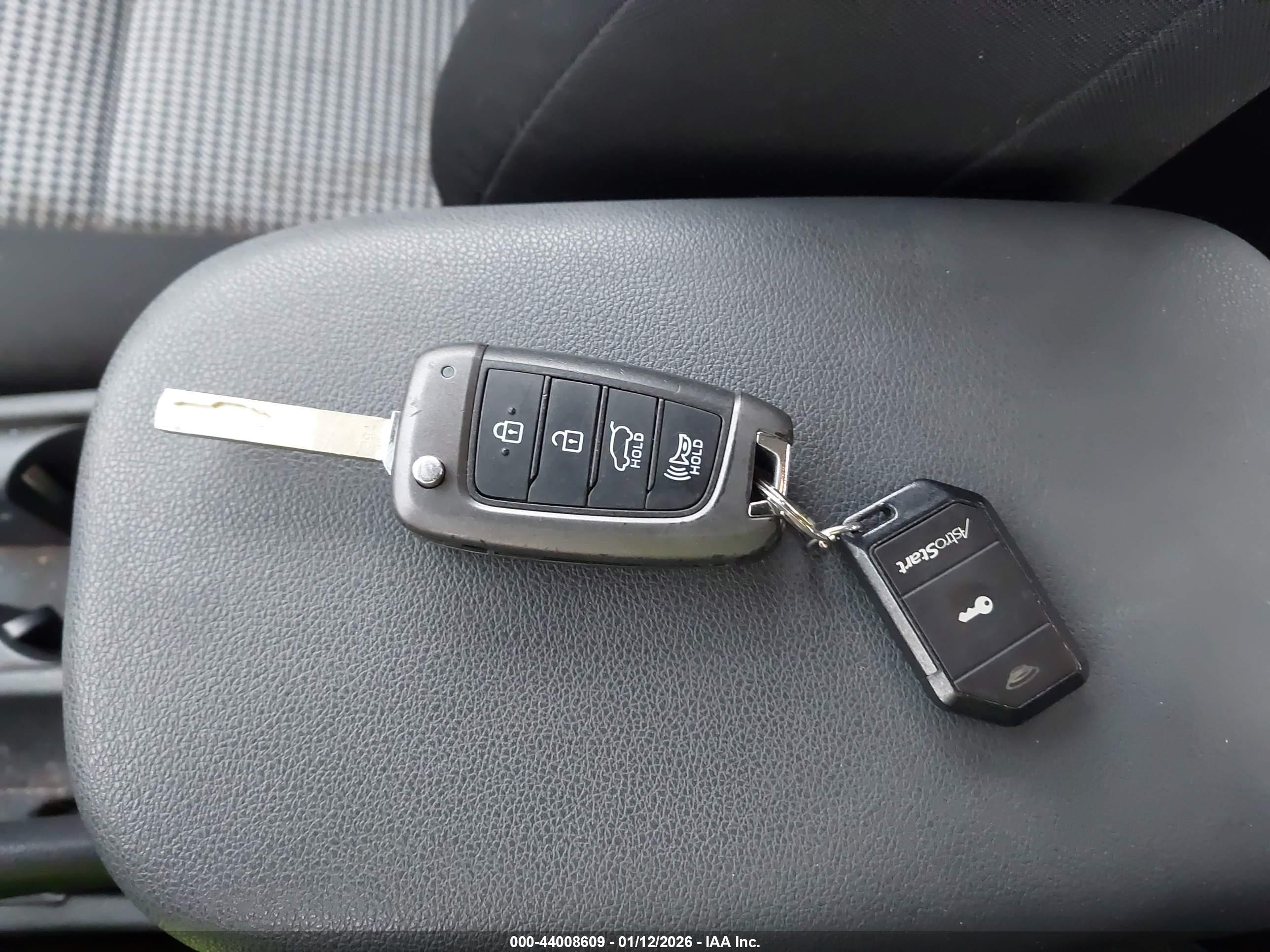 HYUNDAI KONA image 11
