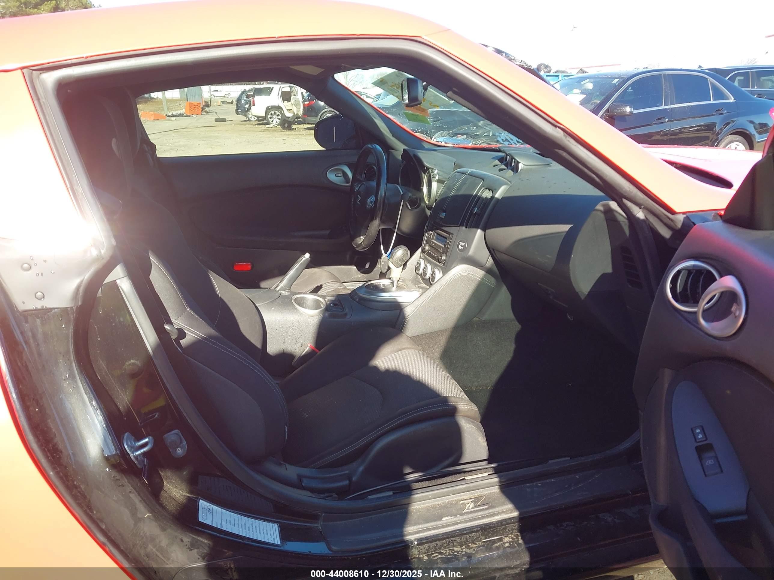 NISSAN 370Z image 5