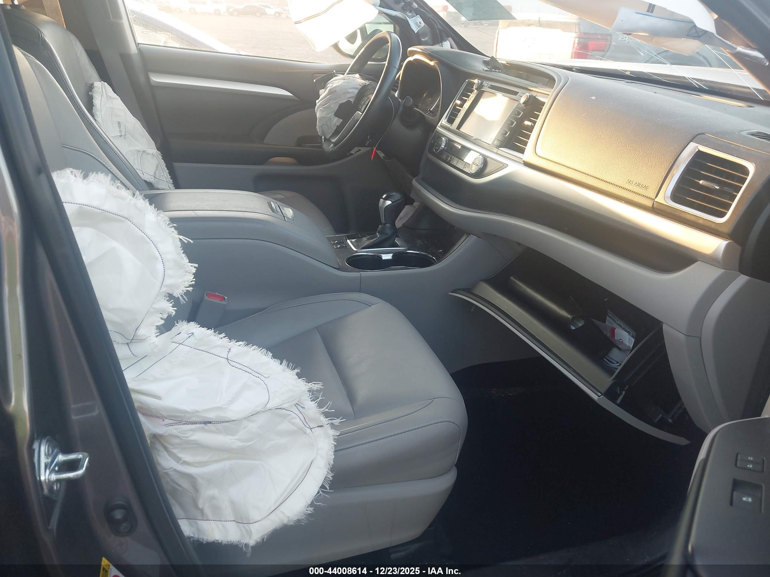 TOYOTA HIGHLANDER image 5