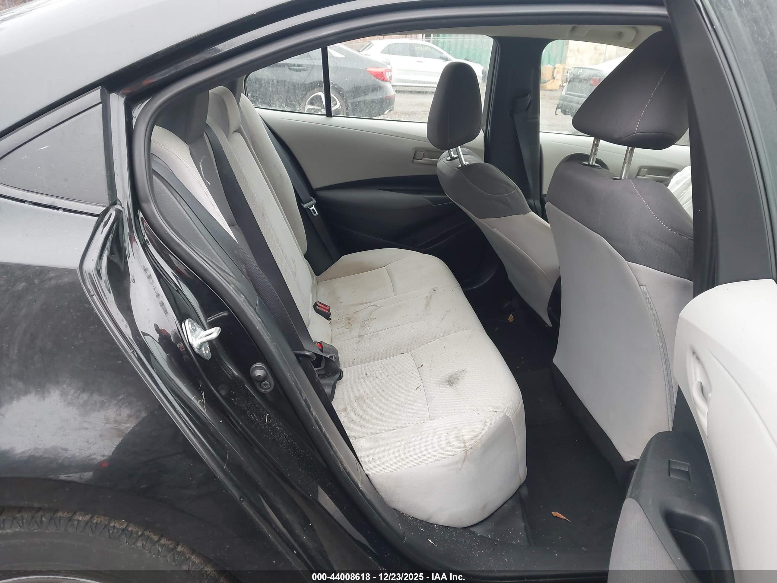 TOYOTA COROLLA image 8