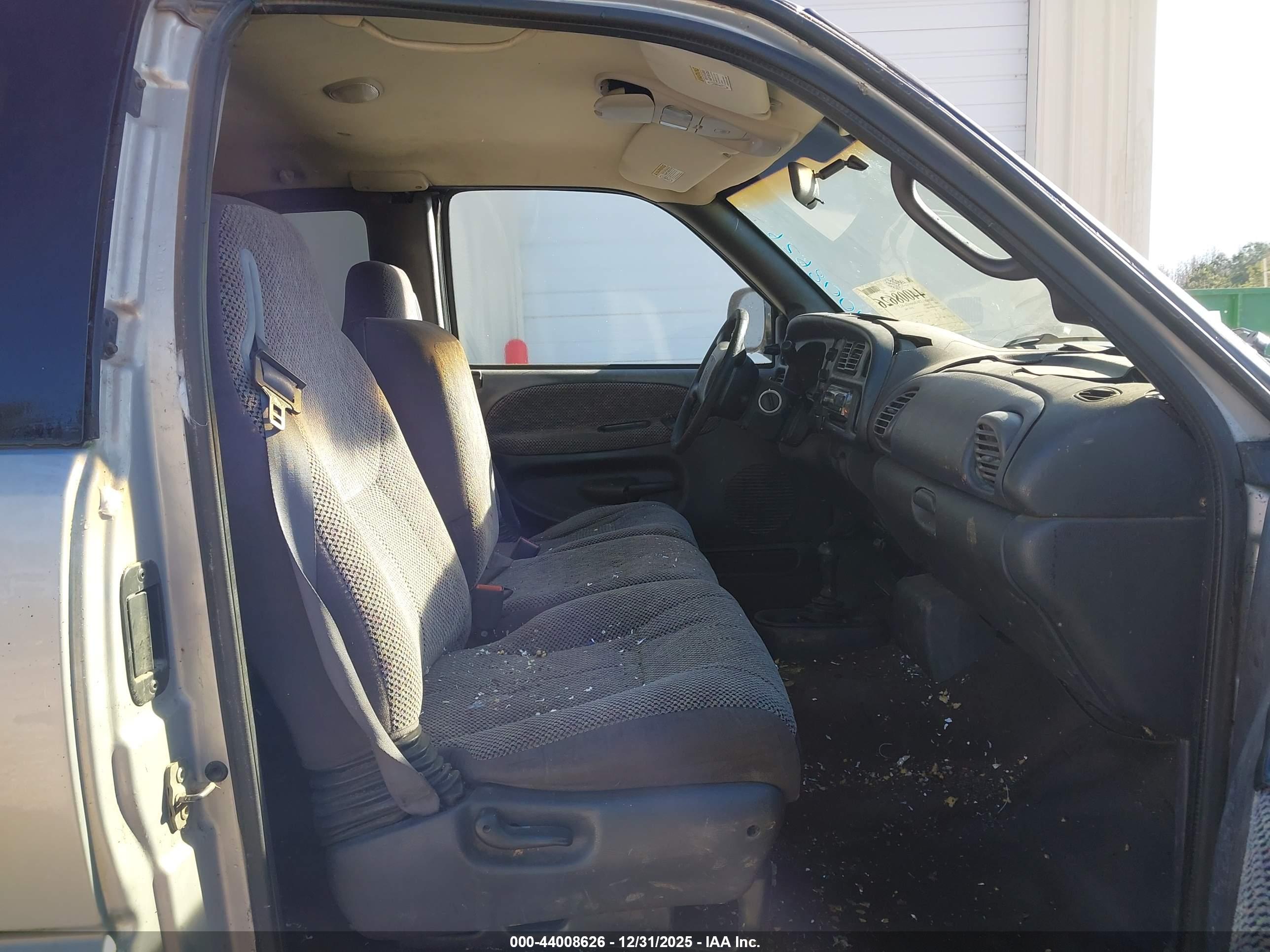 DODGE RAM image 5