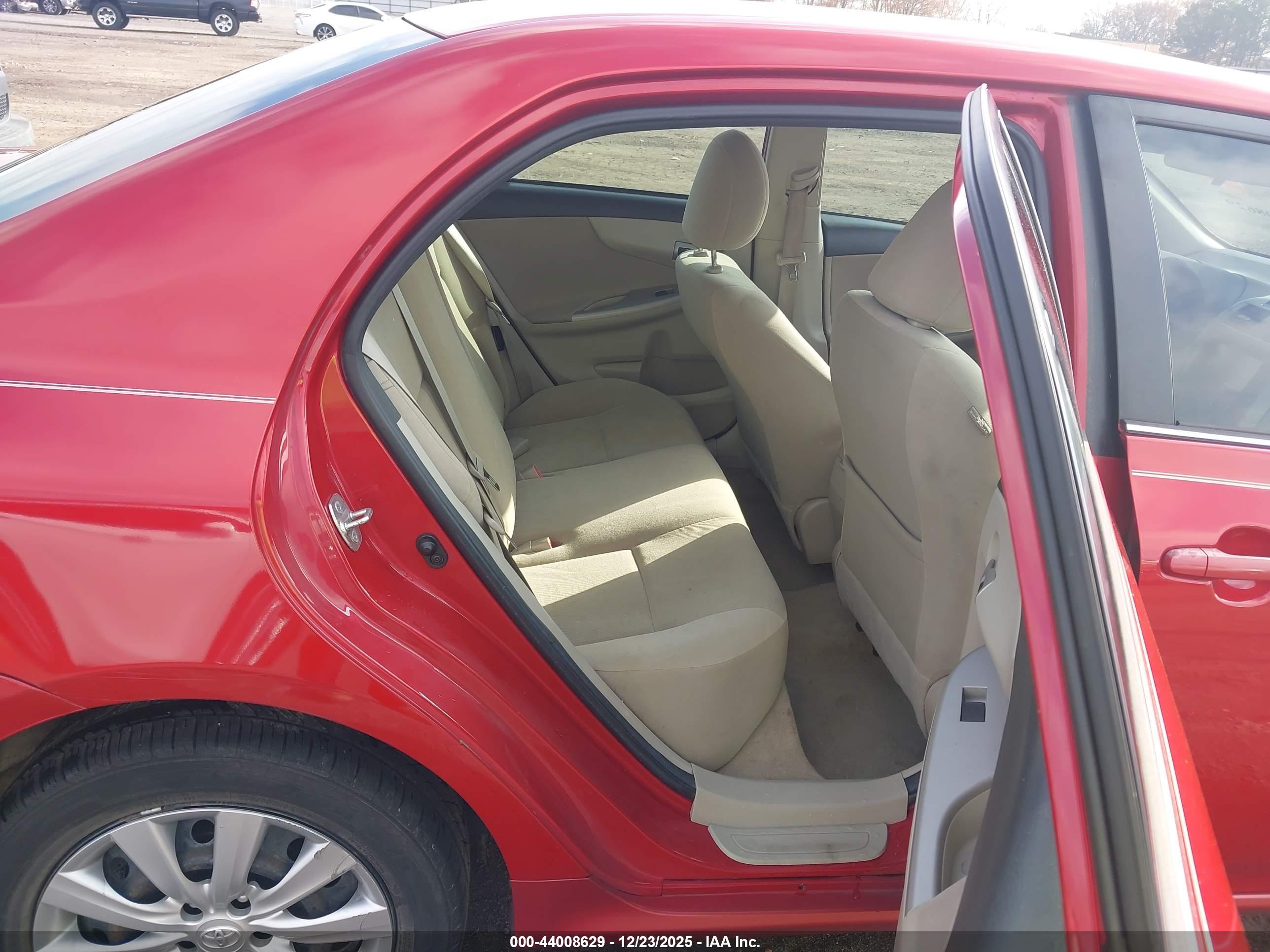 TOYOTA COROLLA image 8