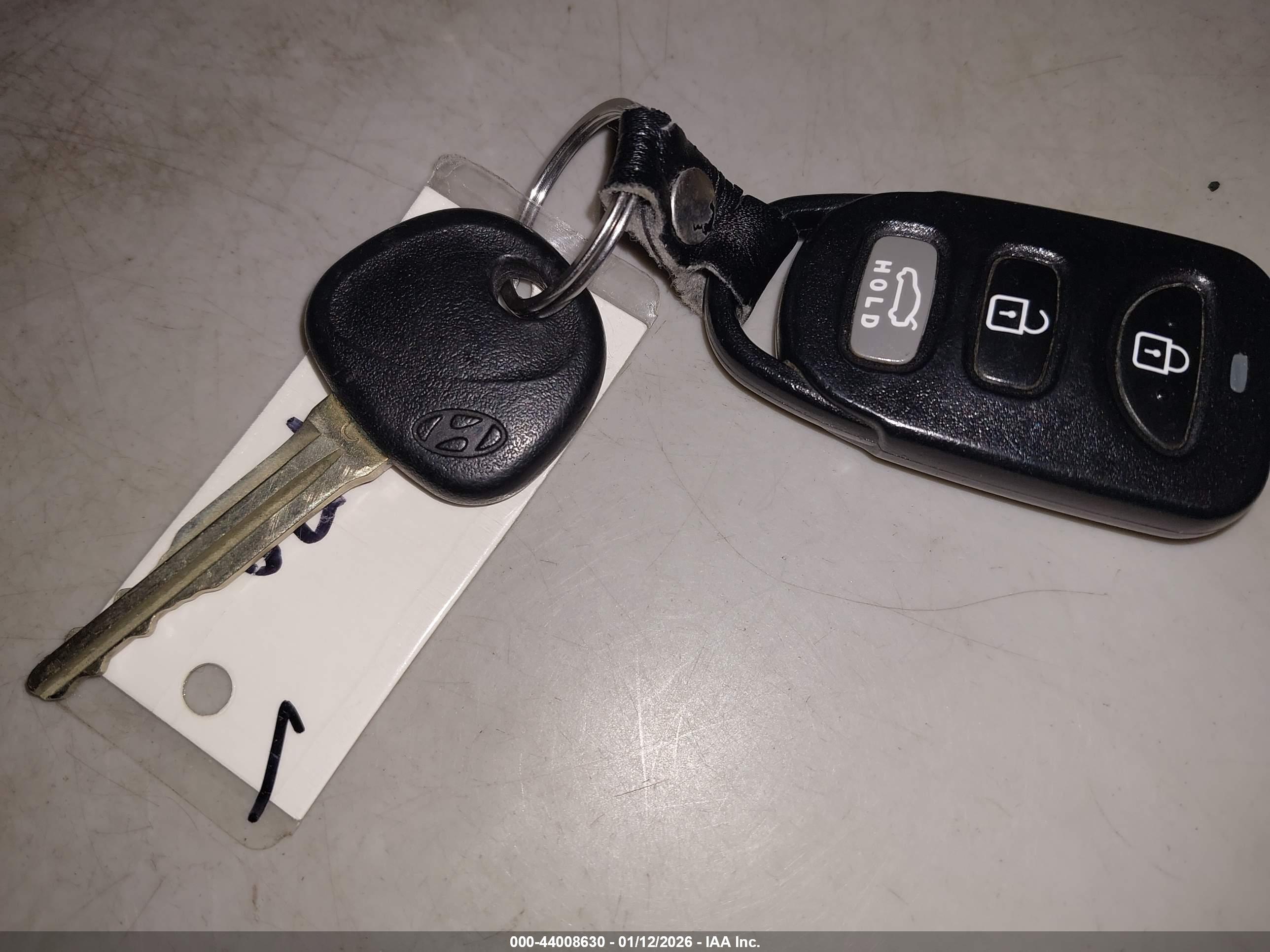 HYUNDAI ELANTRA image 11