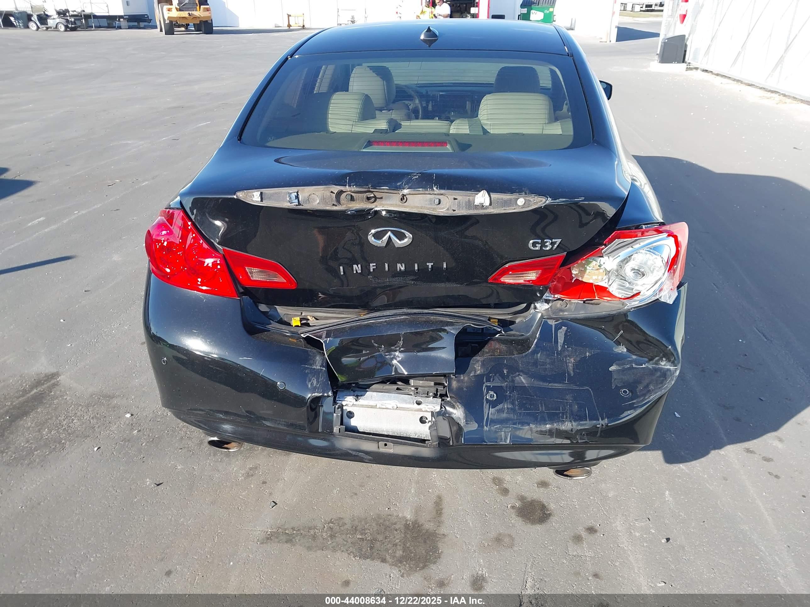 INFINITI G37 image 6