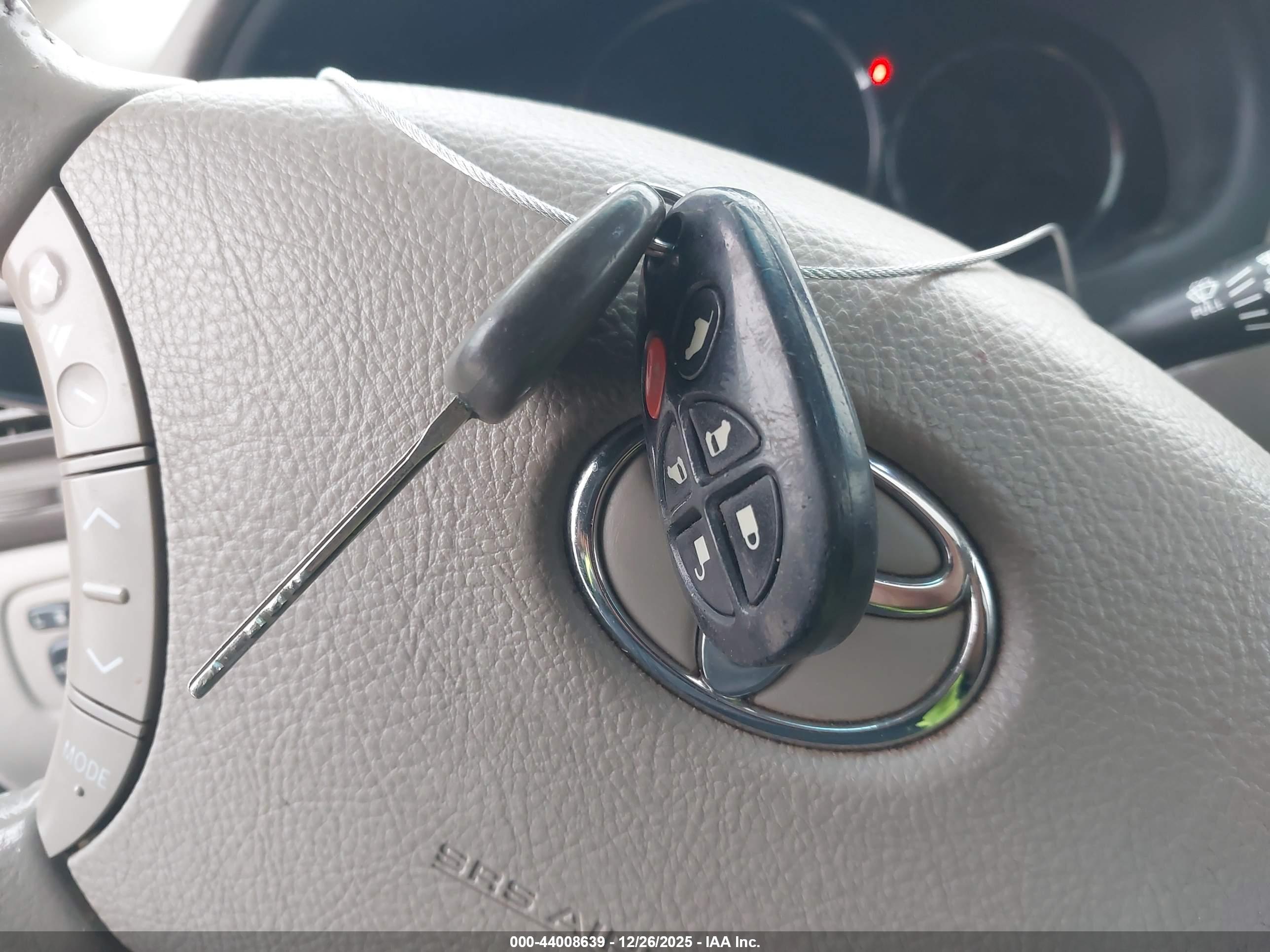 TOYOTA SIENNA image 11