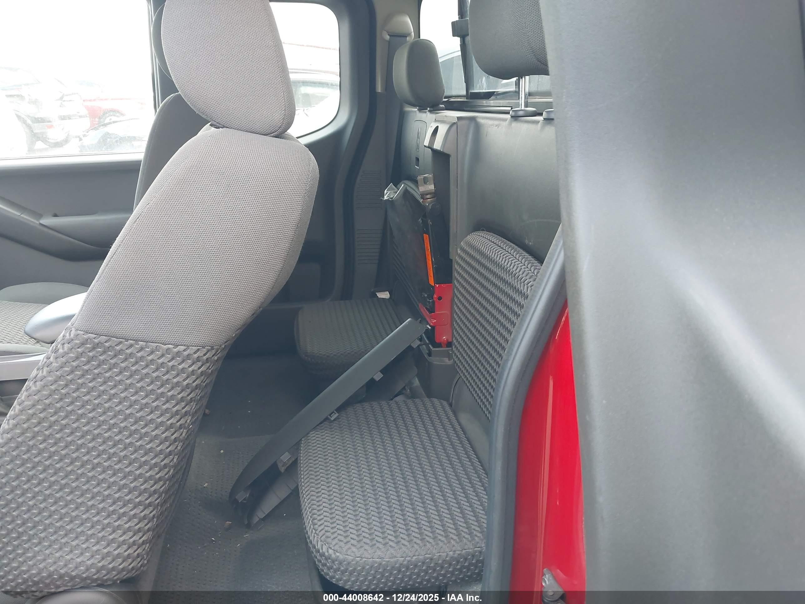 NISSAN FRONTIER image 8
